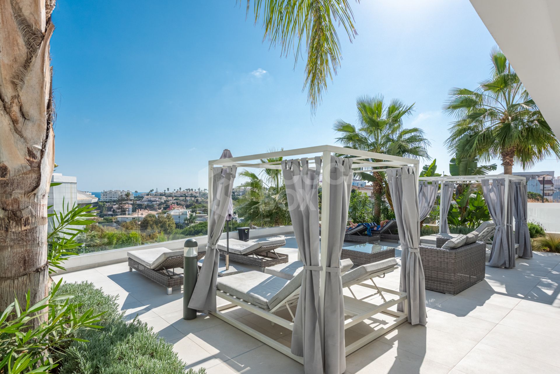 Modern Elegance with Sea and urban views over Fuengirola with turist license