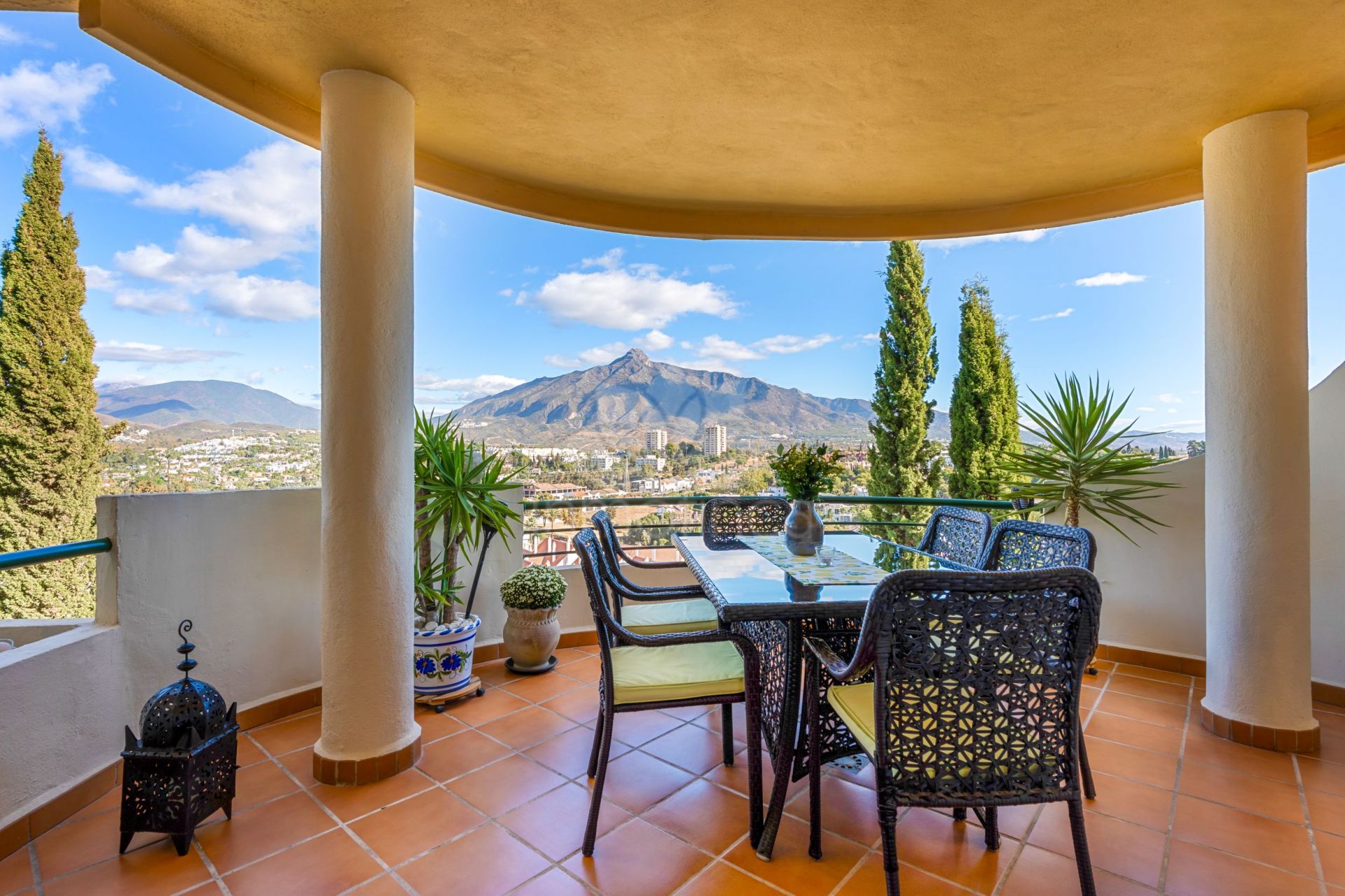 Apartment in Señorio de Aloha, Marbella