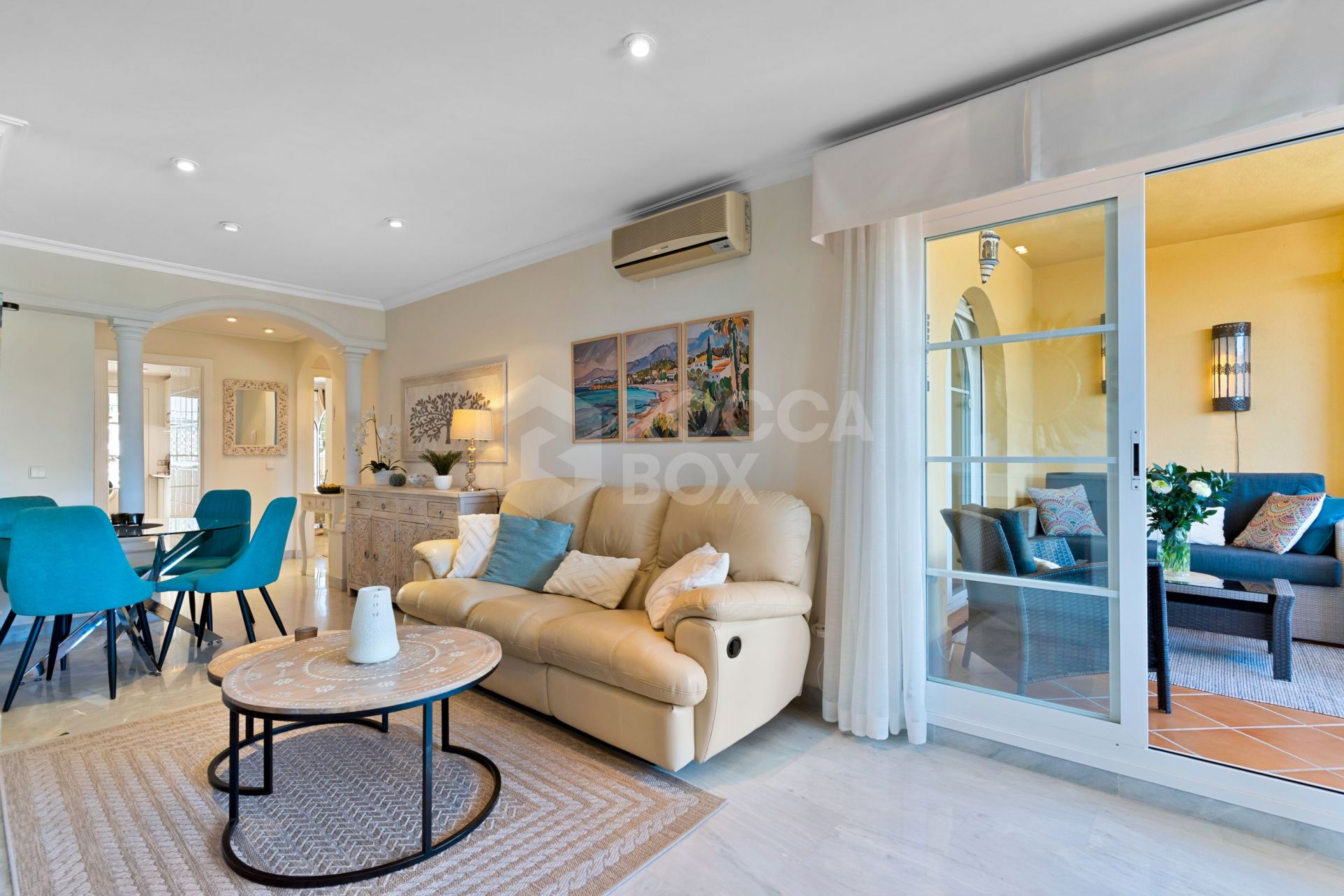 Modern 2-Bedroom Apartment with Panoramic Views in Señorio de Aloha, Nueva Andalucia