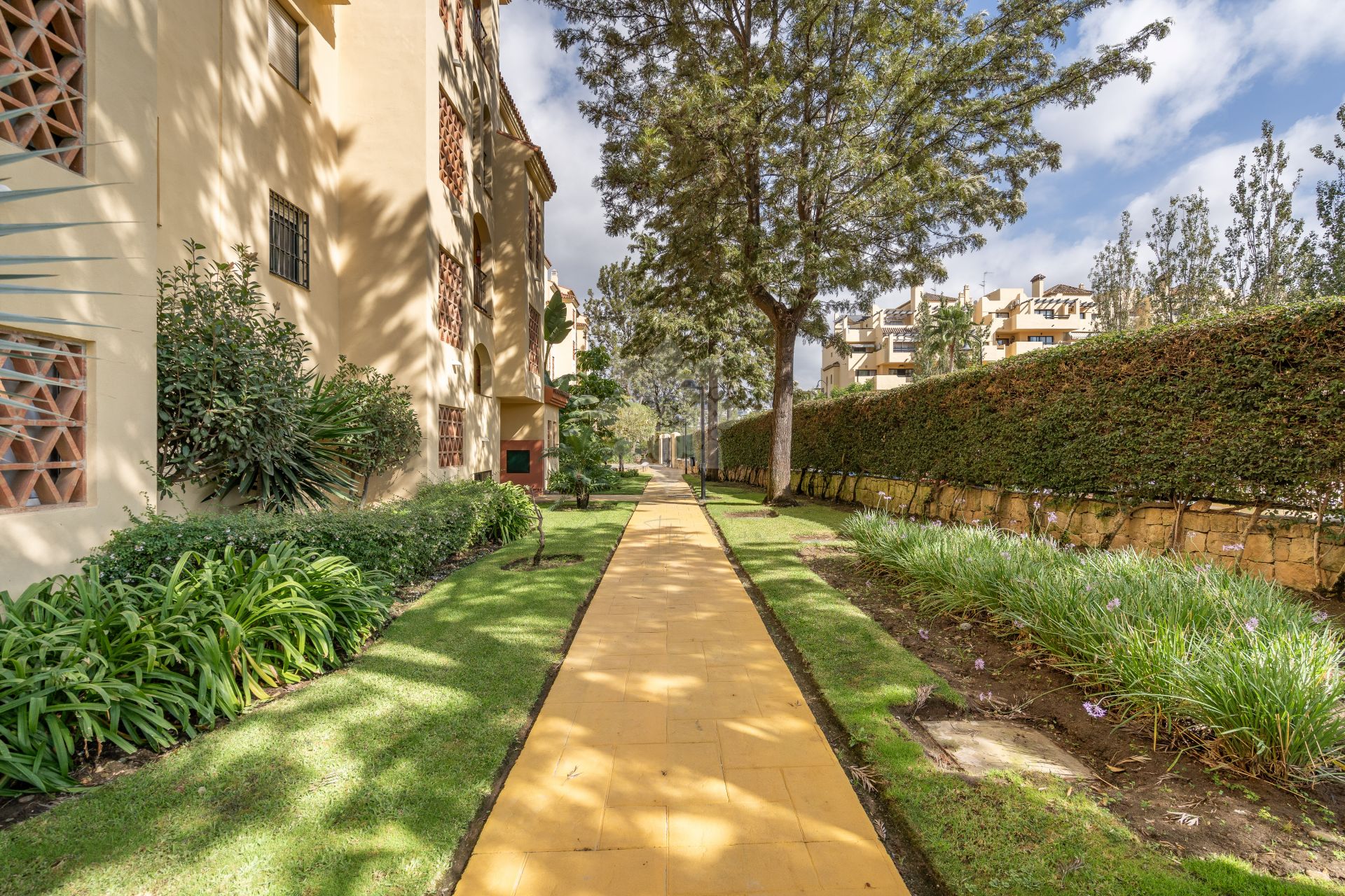 Apartamento Planta Baja en La Resina Golf, Estepona