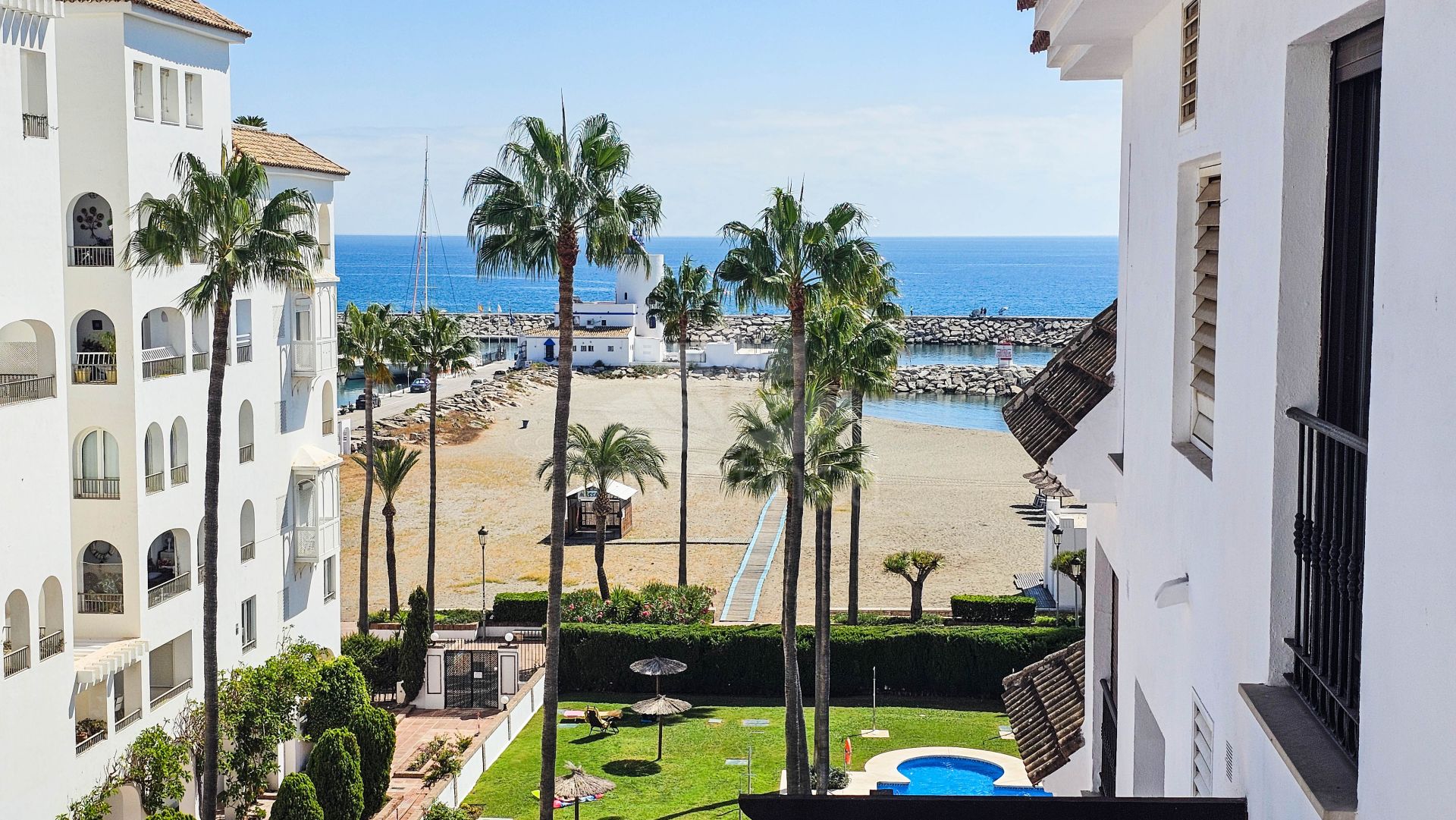 Apartment in Puerto La Duquesa, Manilva