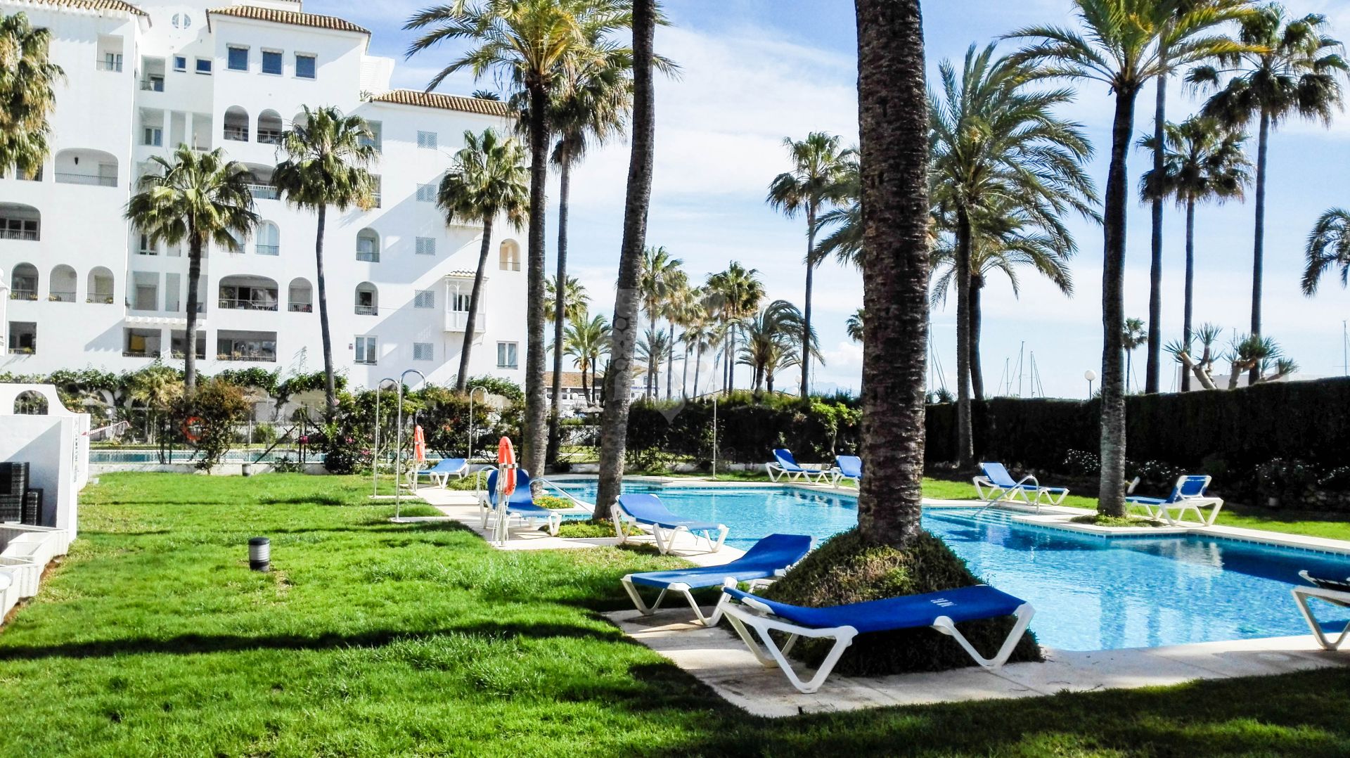 Apartamento en Puerto La Duquesa, Manilva