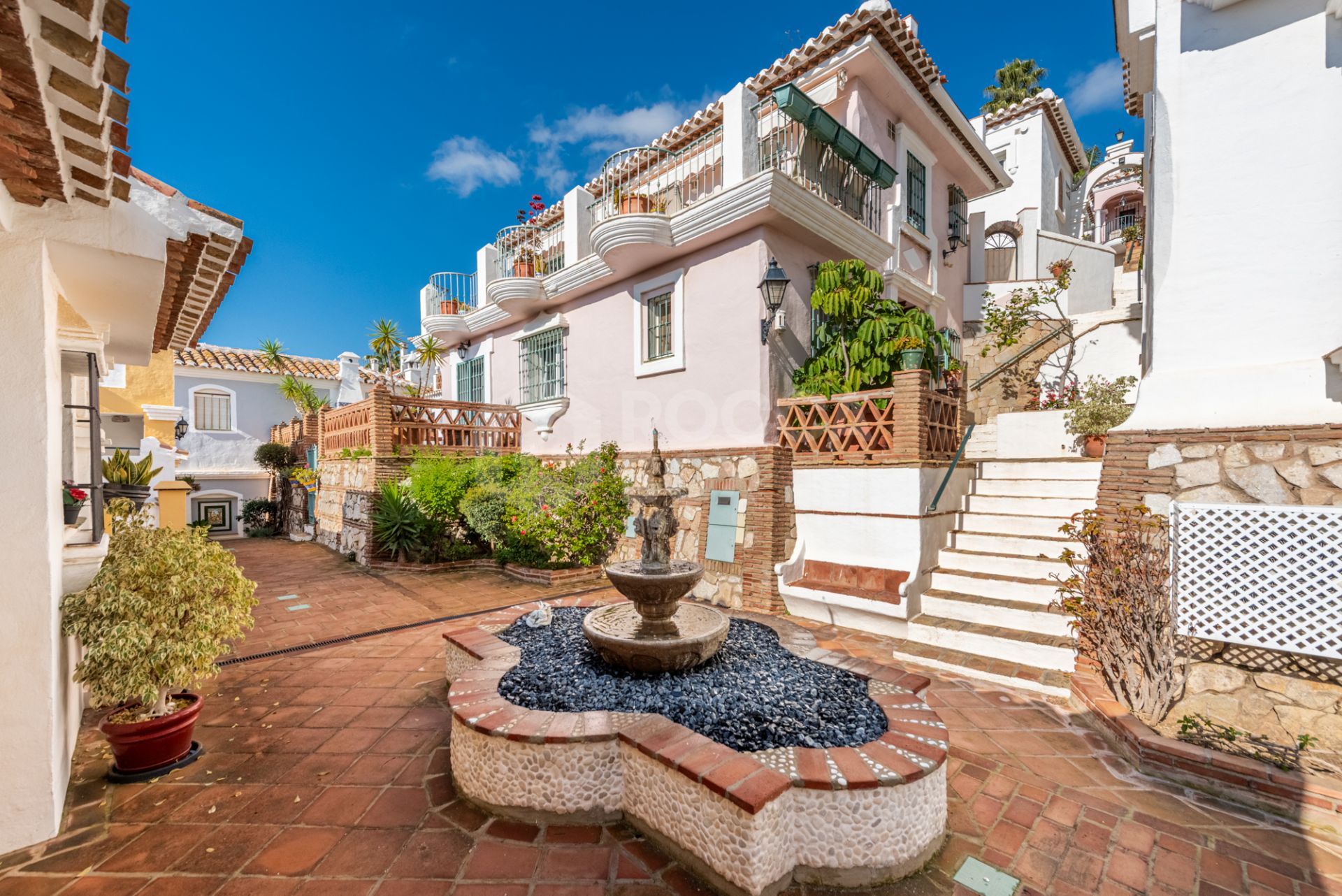 Charming Townhouse with a private pool for sale in Puebla Aida, Mijas Golf