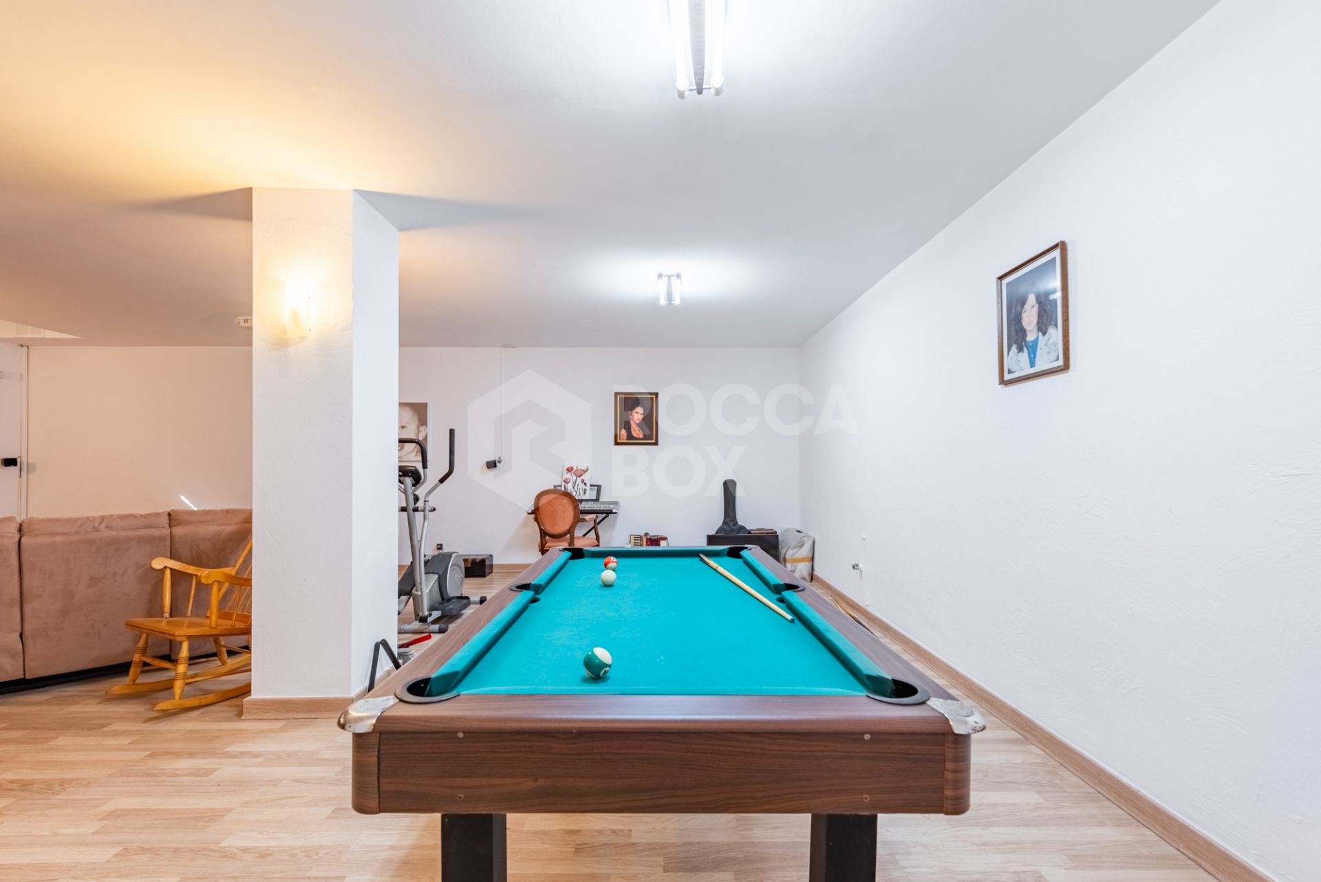 Elegant 6-Bedroom Villa in Sierrezuela – A Turnkey Family Retreat with Style and Substance