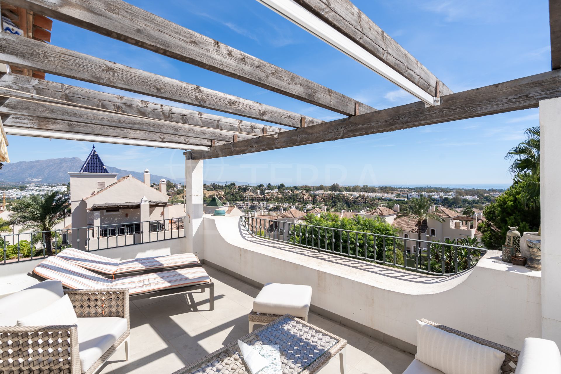 Penthouse in El Paraiso, Estepona