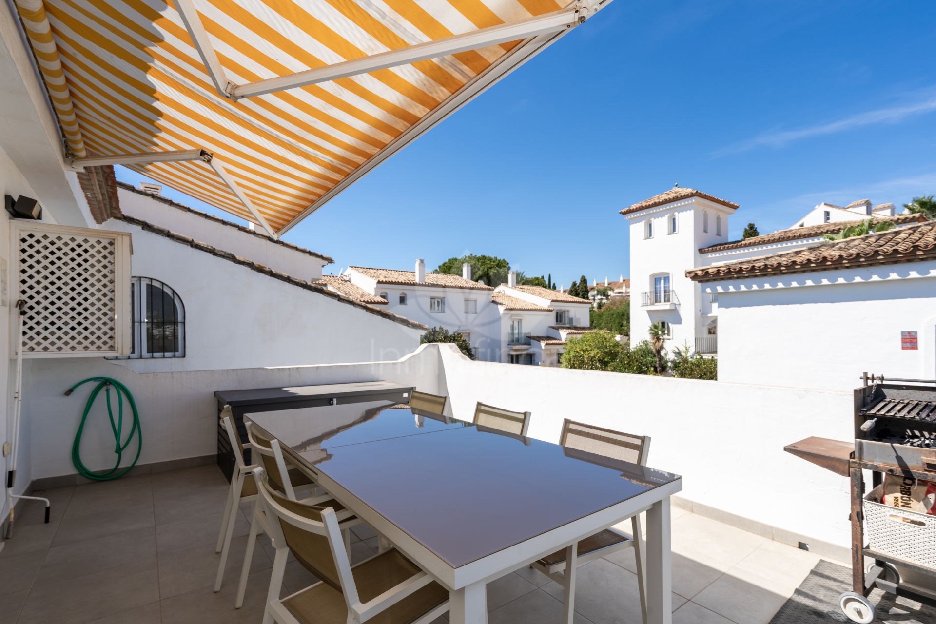 Penthouse in El Paraiso, Estepona