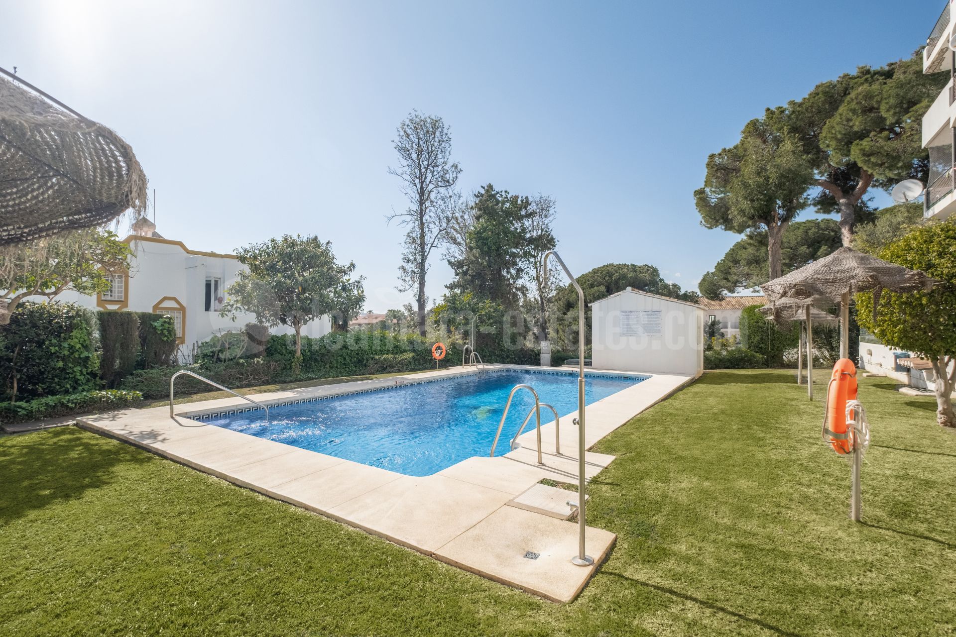 Apartment in Cabopino, Marbella
