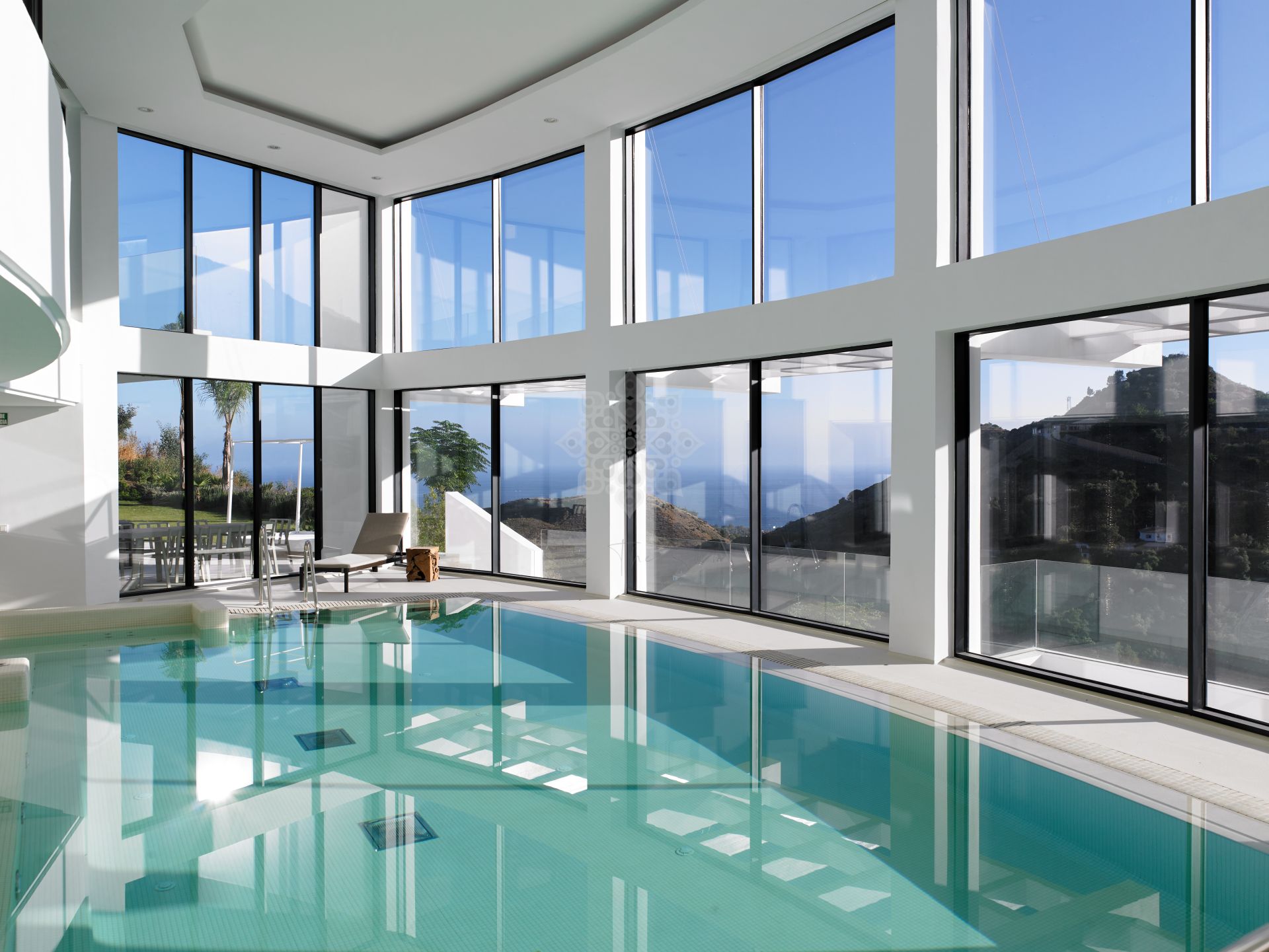 Duplex Penthouse in Palo Alto, Ojen