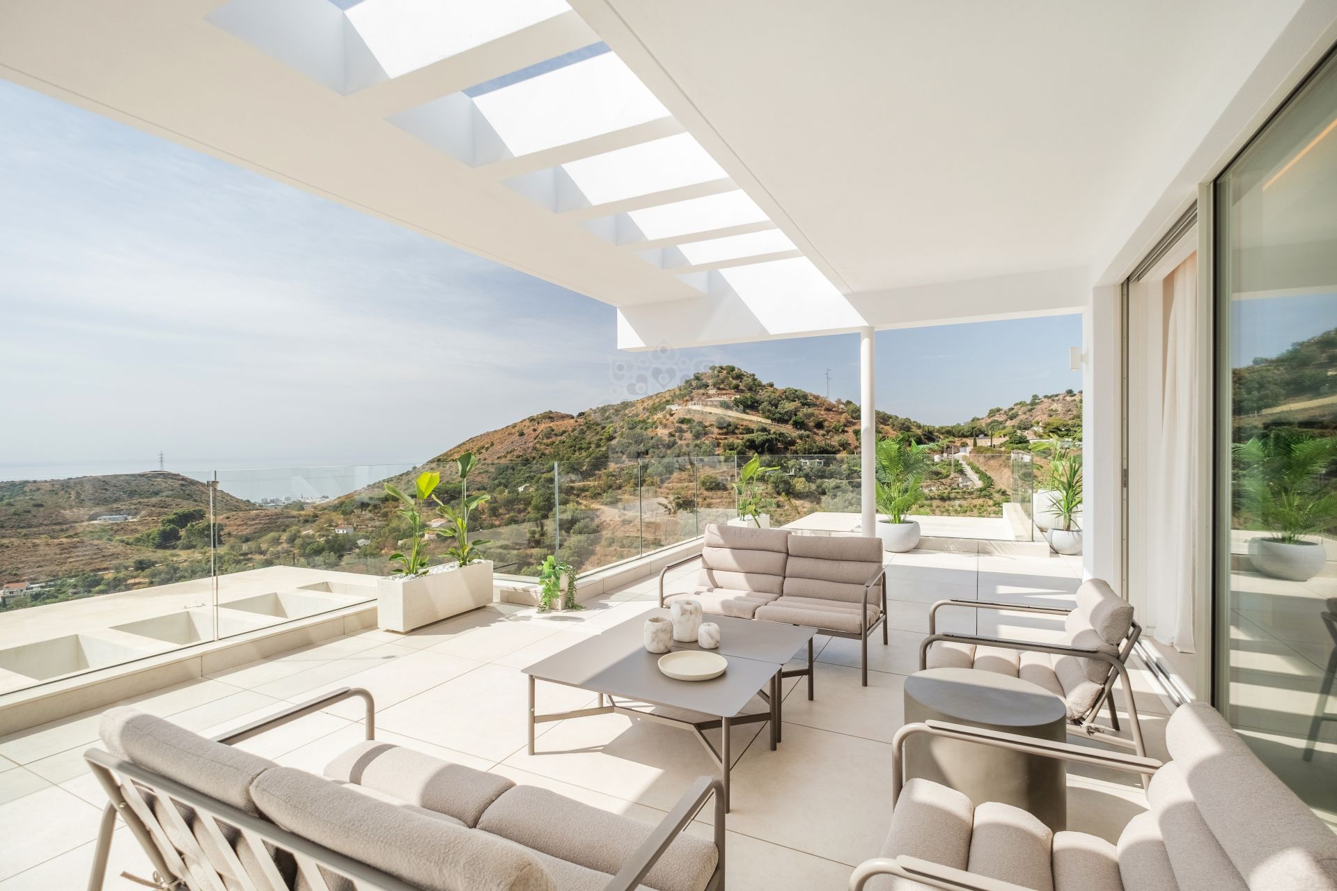 Duplex Penthouse in Palo Alto, Ojen