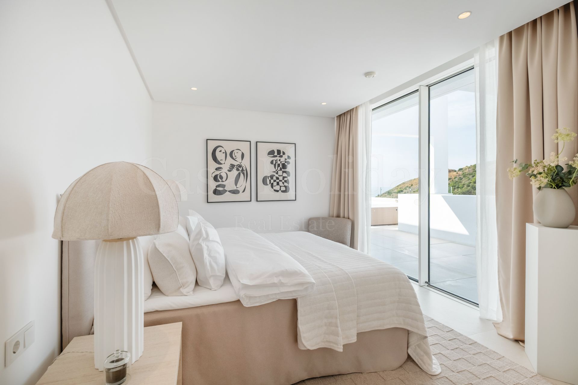 Duplex Penthouse in Palo Alto, Ojen