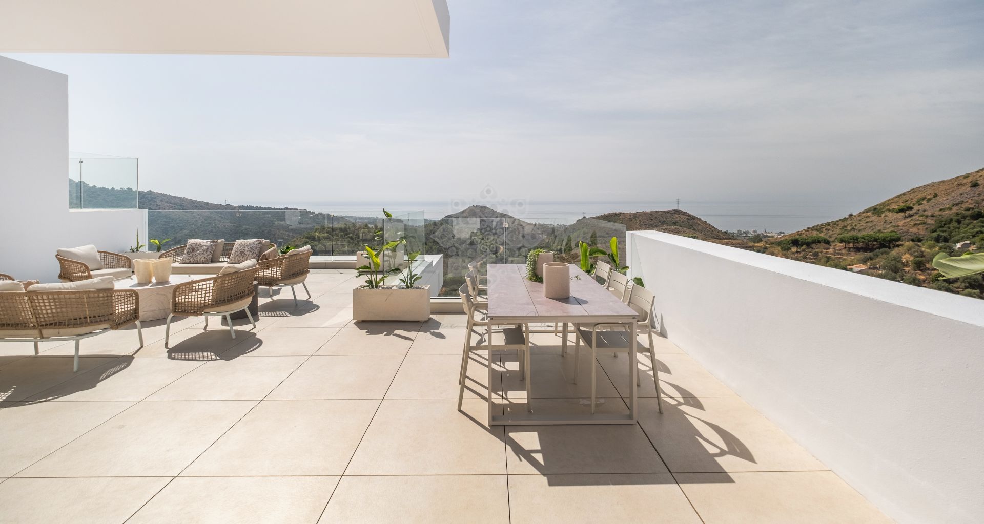 Duplex Penthouse in Palo Alto, Ojen