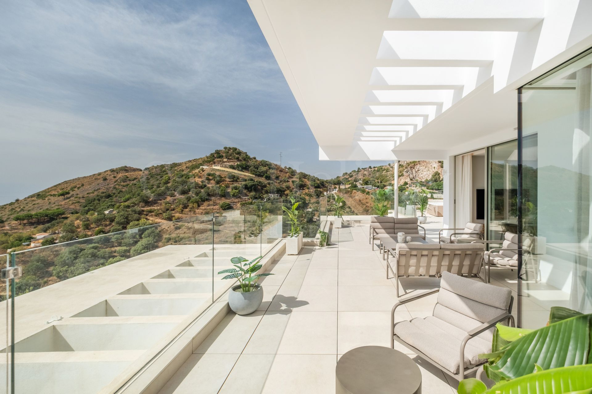 Duplex Penthouse in Palo Alto, Ojen