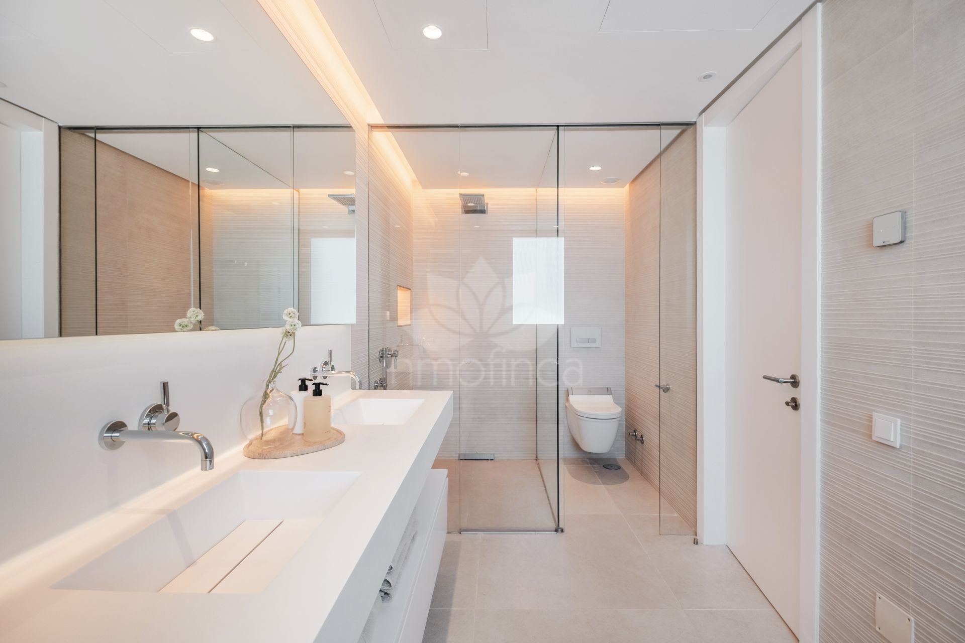 Duplex Penthouse in Palo Alto, Ojen