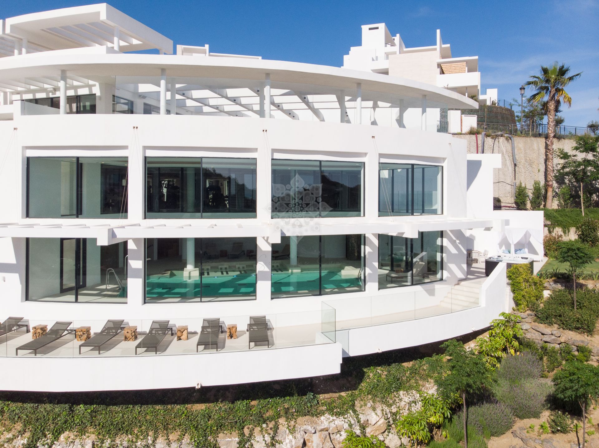 Duplex Penthouse in Palo Alto, Ojen