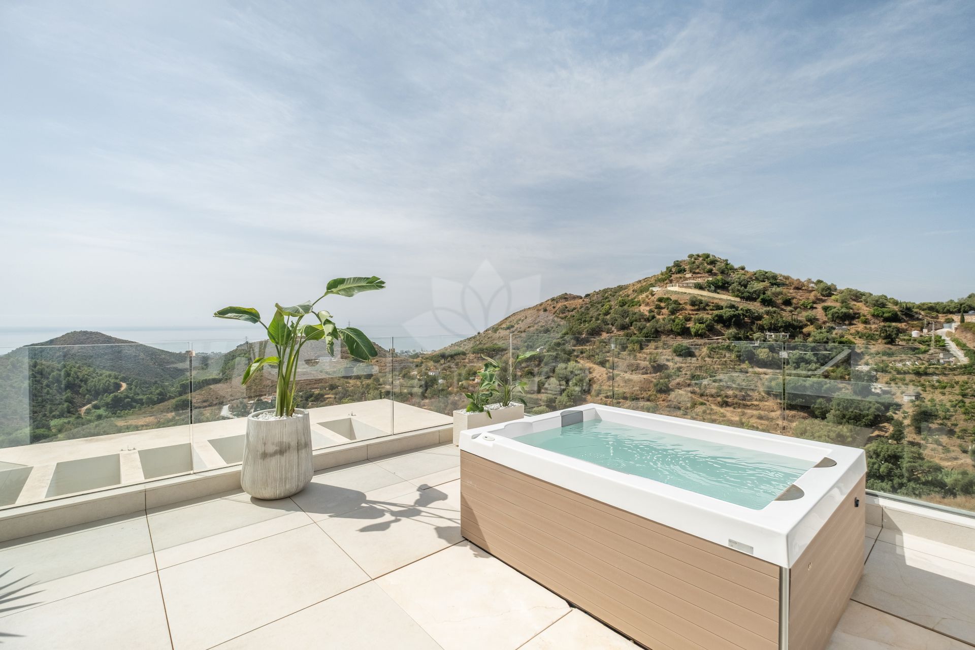 Duplex Penthouse in Palo Alto, Ojen