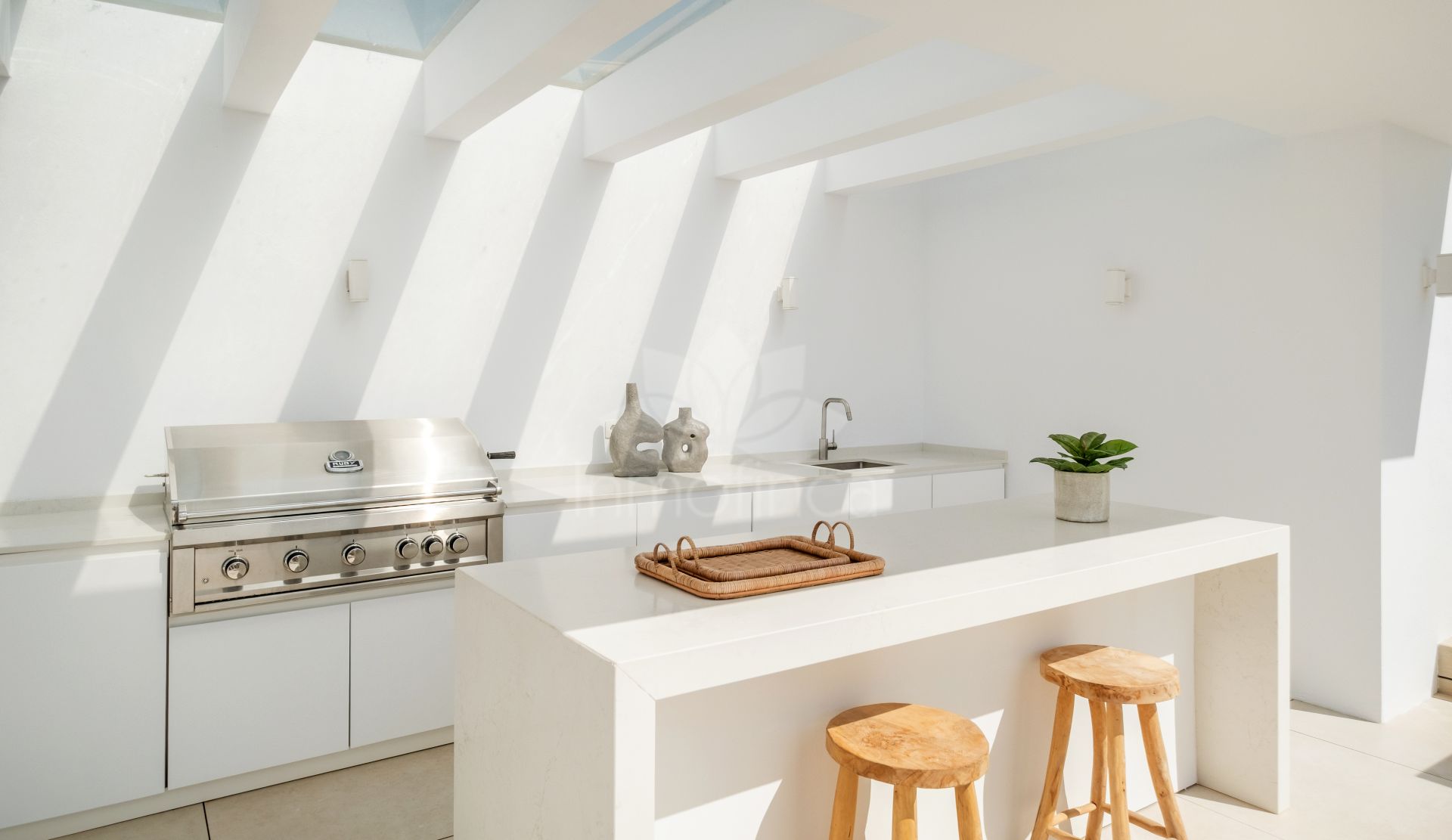 Duplex Penthouse in Palo Alto, Ojen