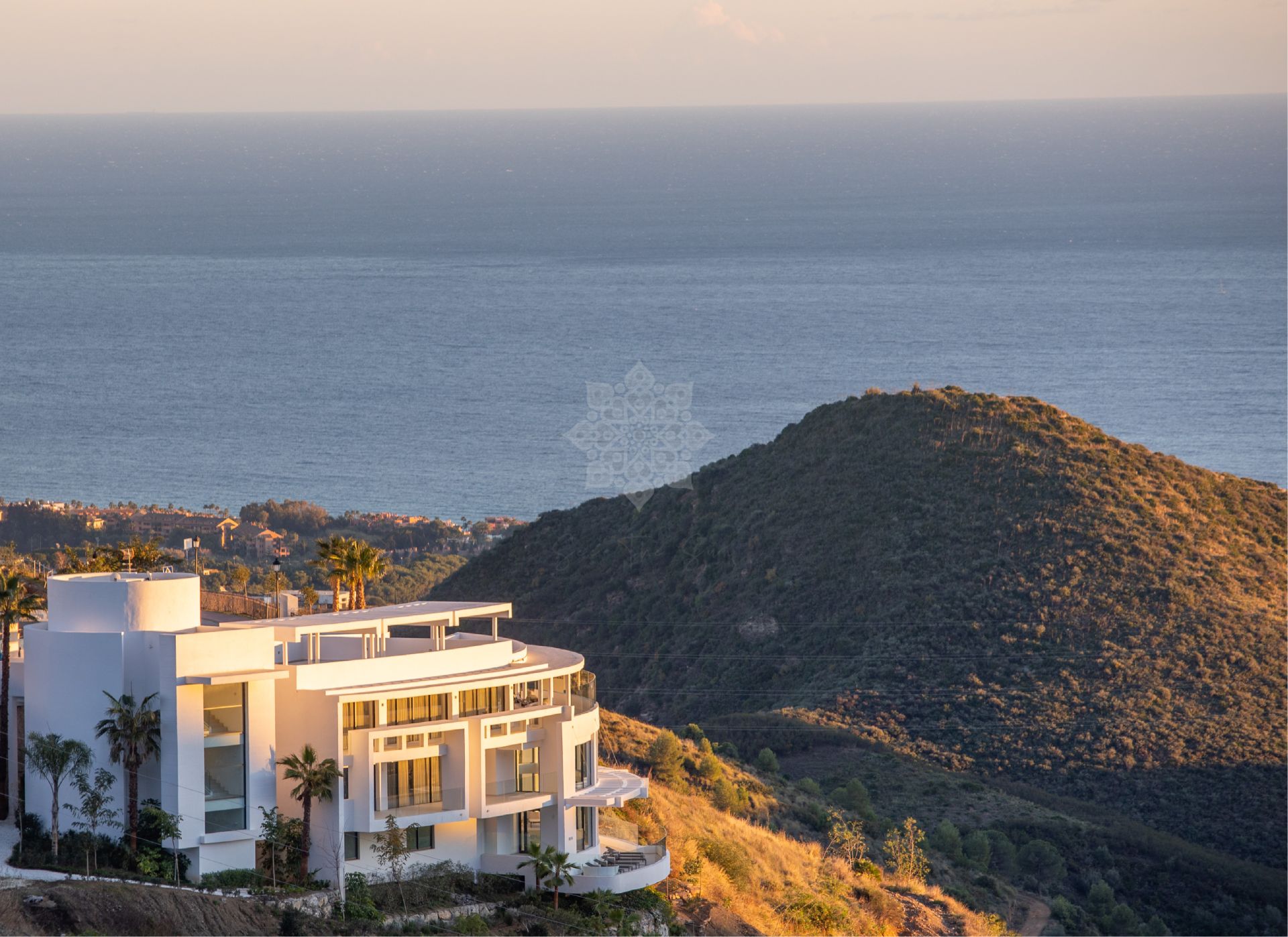 Duplex Penthouse in Palo Alto, Ojen