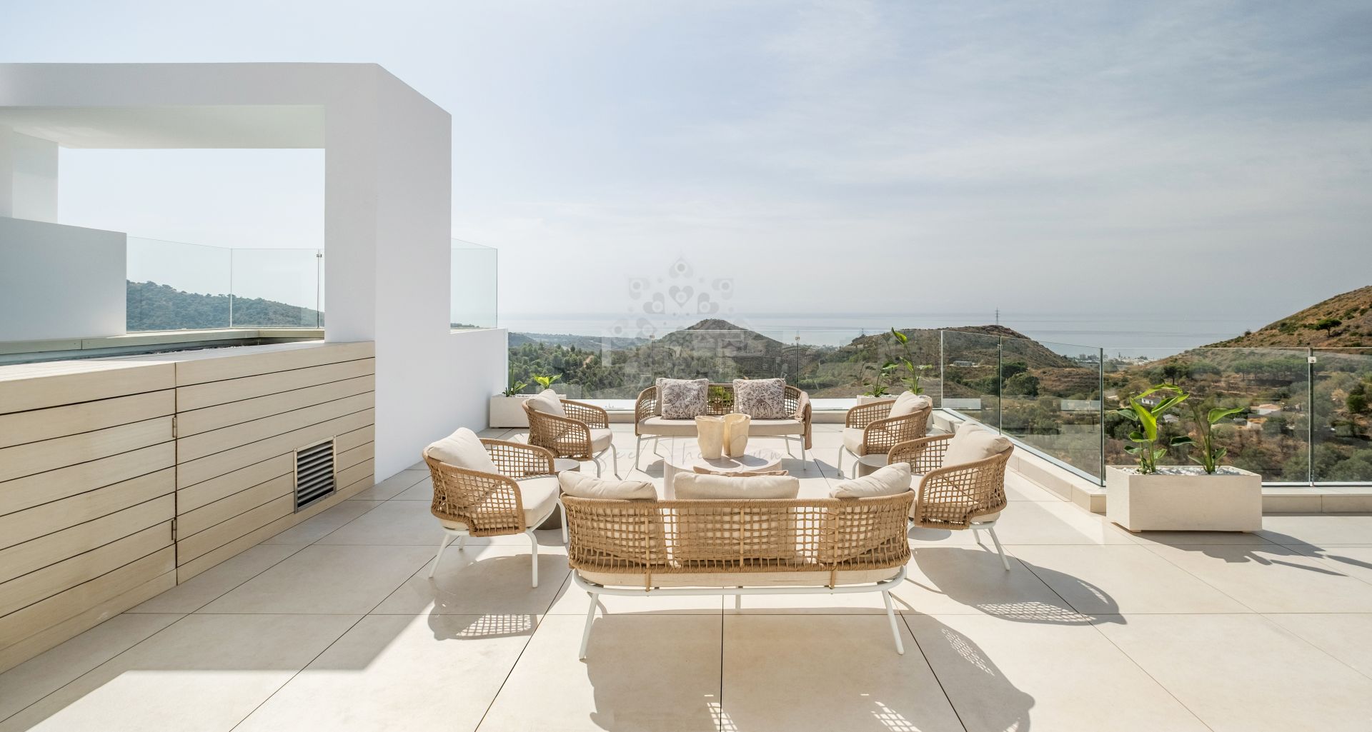 Duplex Penthouse in Palo Alto, Ojen