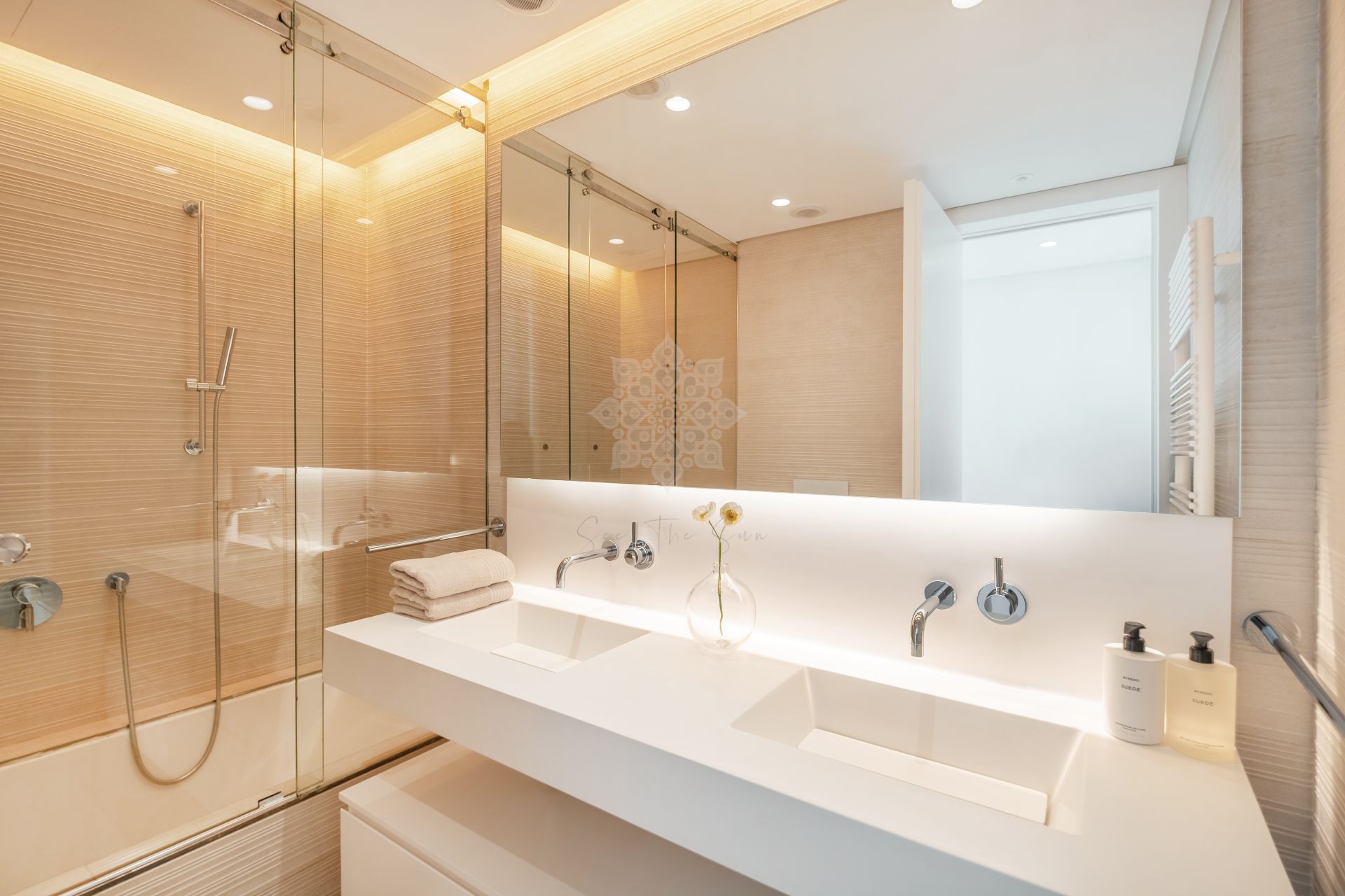 Duplex Penthouse in Palo Alto, Ojen