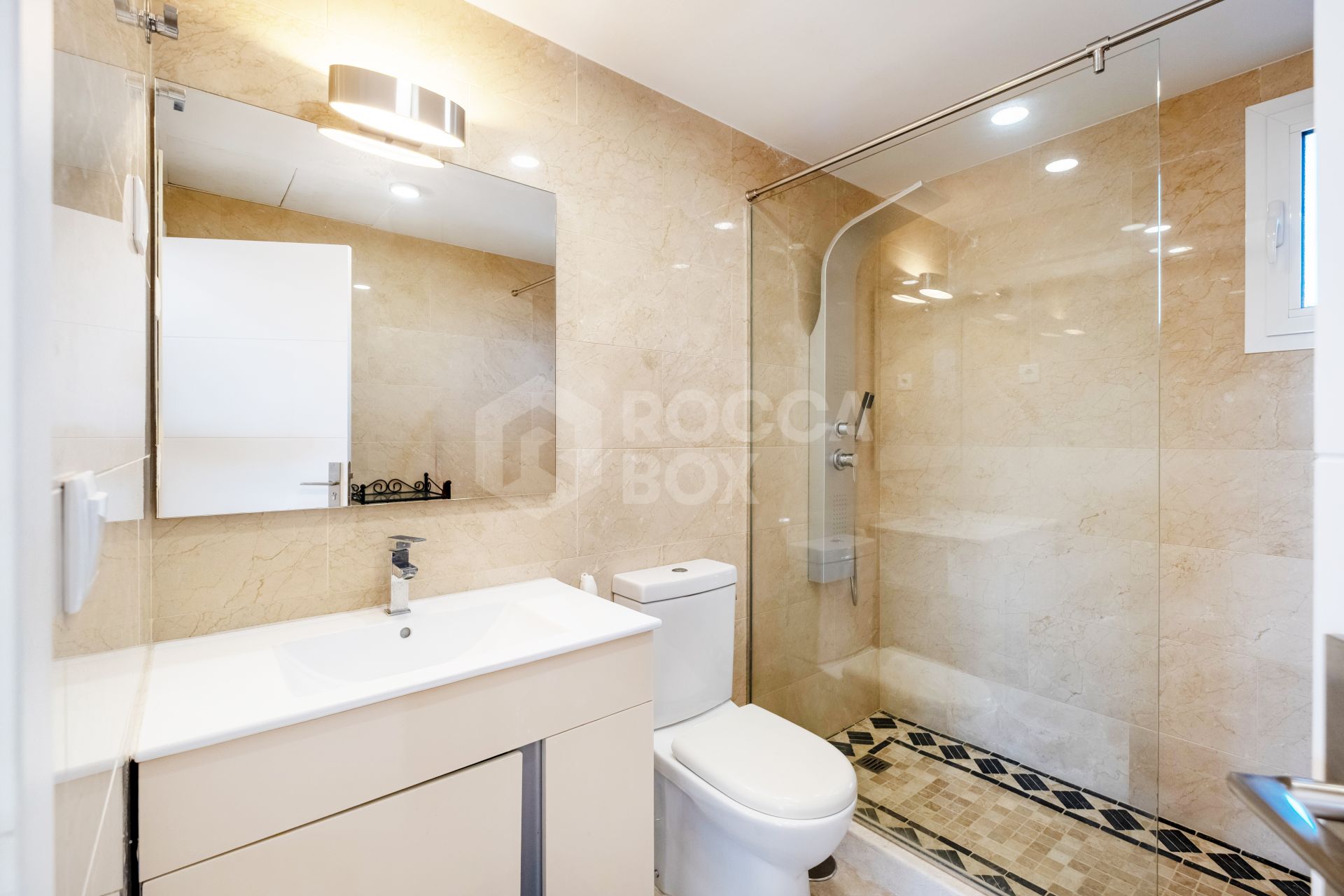 Spacious Townhouse in Oasis de Nagüeles with 4 Bedrooms and Garage – Potential for 5th Bedroom