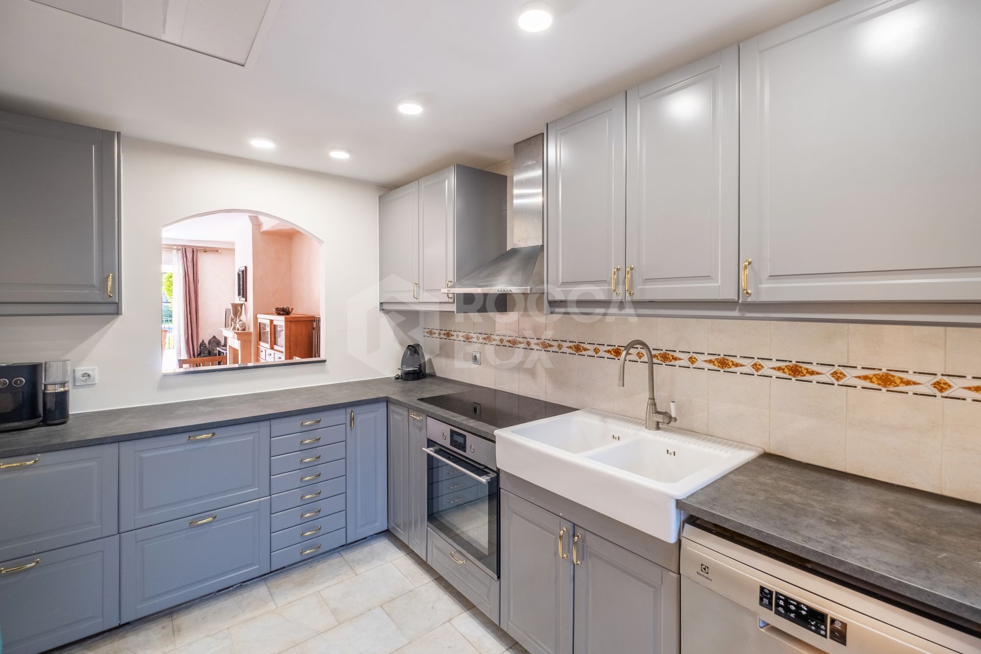Spacious Townhouse in Oasis de Nagüeles with 4 Bedrooms and Garage – Potential for 5th Bedroom