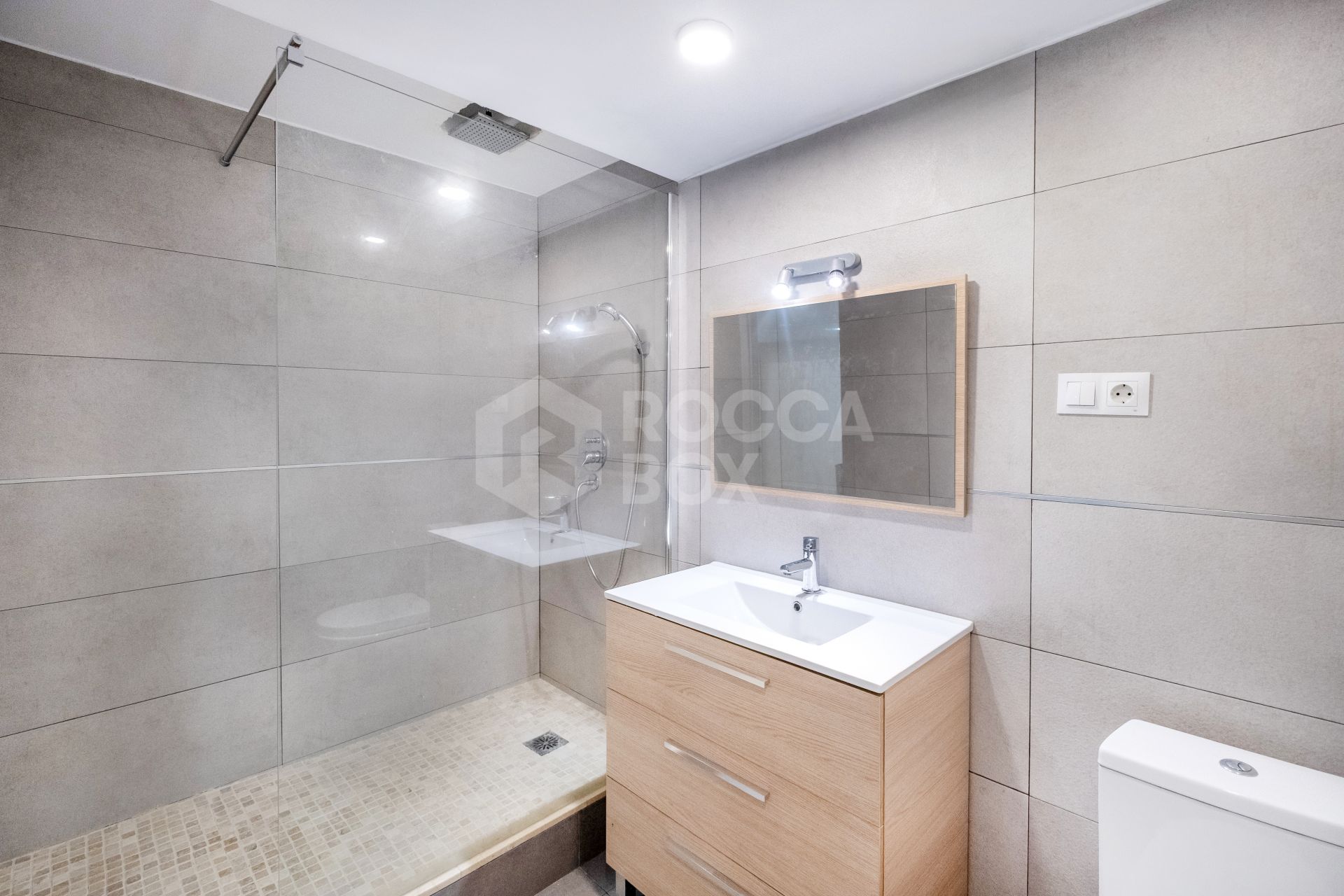 Spacious Townhouse in Oasis de Nagüeles with 4 Bedrooms and Garage – Potential for 5th Bedroom