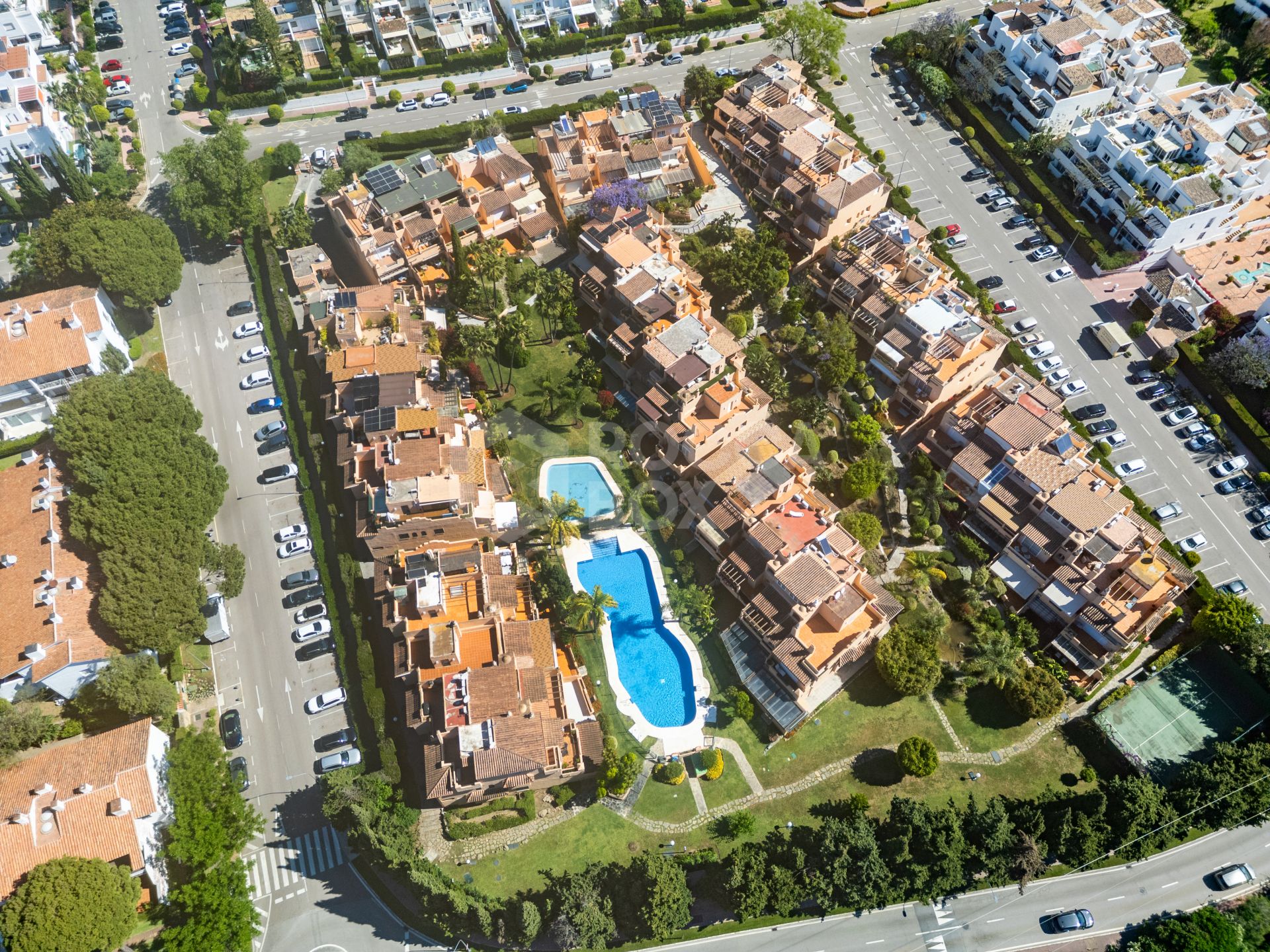 Spacious Townhouse in Oasis de Nagüeles with 4 Bedrooms and Garage – Potential for 5th Bedroom