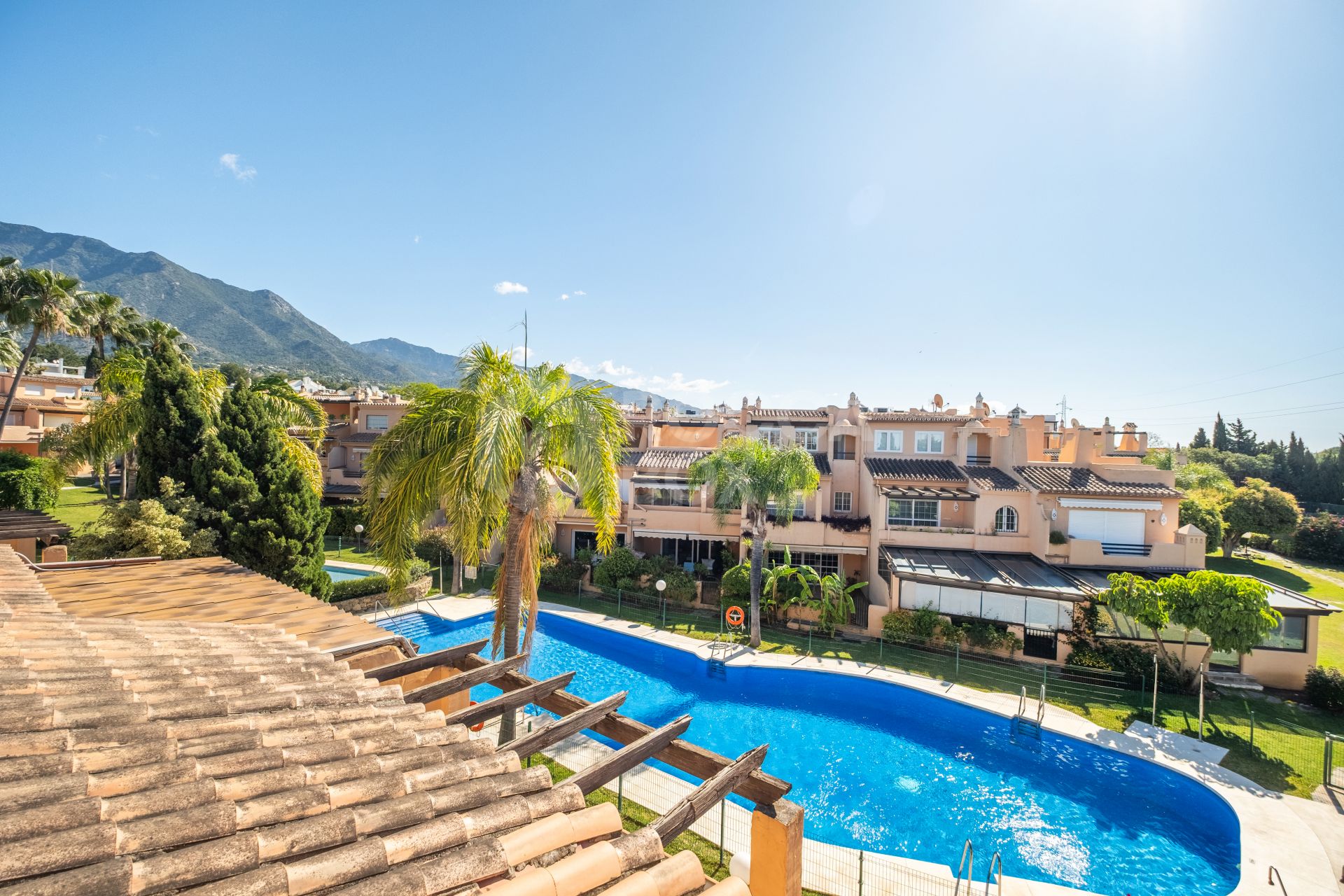 Spacious Townhouse in Oasis de Nagüeles with 4 Bedrooms and Garage – Potential for 5th Bedroom
