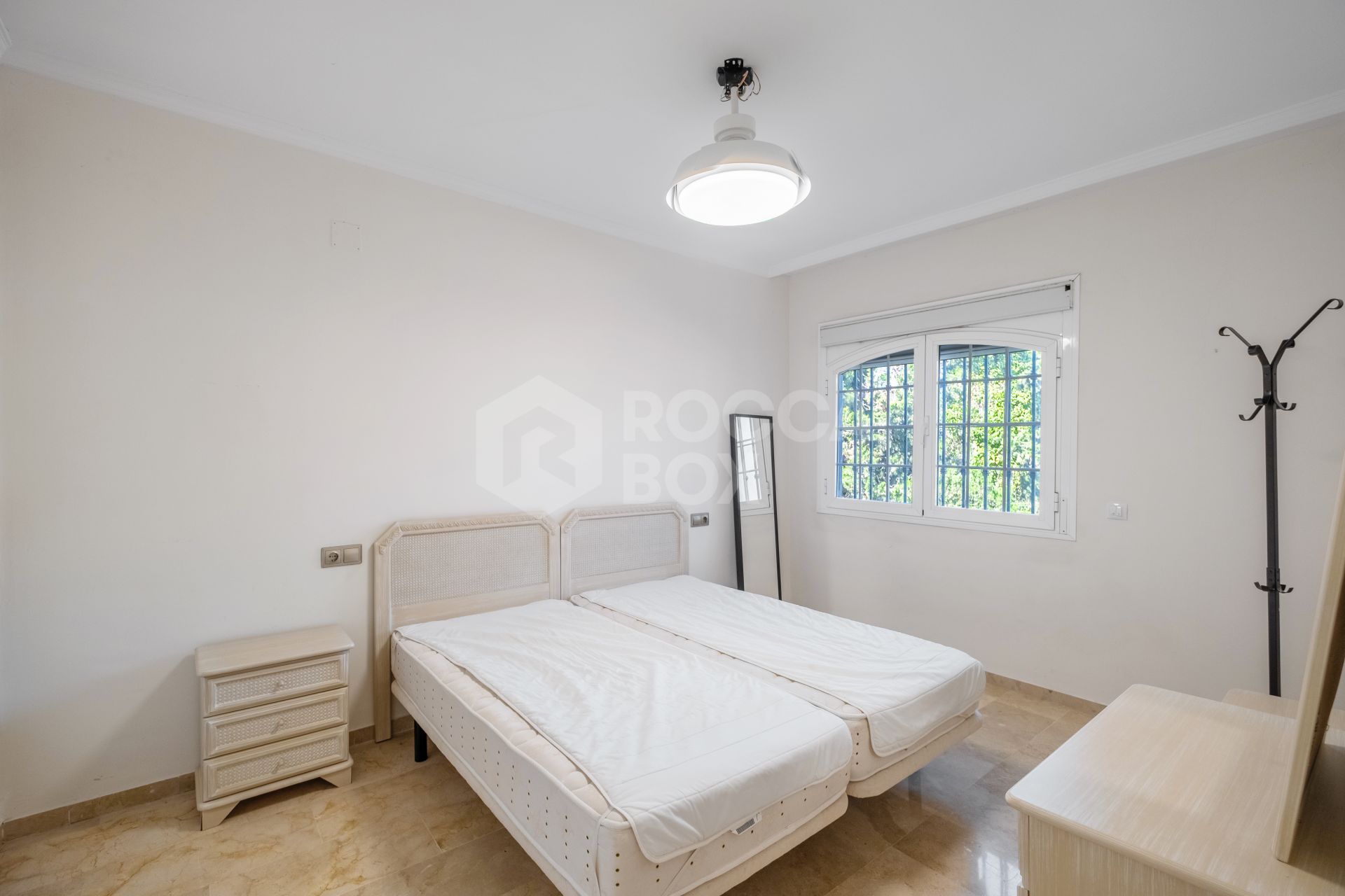 Spacious Townhouse in Oasis de Nagüeles with 4 Bedrooms and Garage – Potential for 5th Bedroom