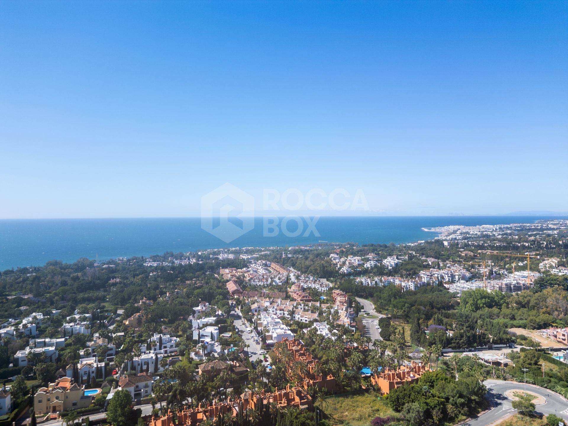 Spacious Townhouse in Oasis de Nagüeles with 4 Bedrooms and Garage – Potential for 5th Bedroom