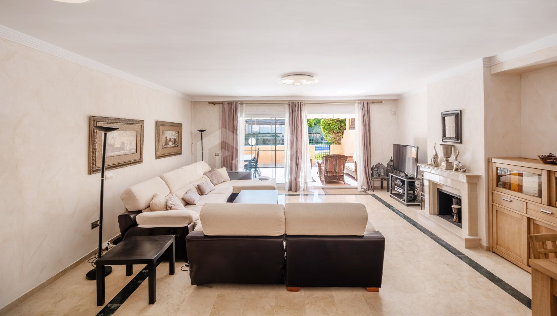 Spacious Townhouse in Oasis de Nagüeles with 4 Bedrooms and Garage – Potential for 5th Bedroom