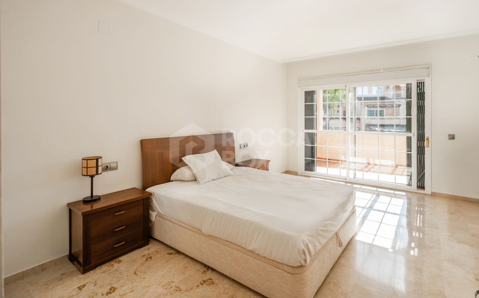 Spacious Townhouse in Oasis de Nagüeles with 4 Bedrooms and Garage – Potential for 5th Bedroom