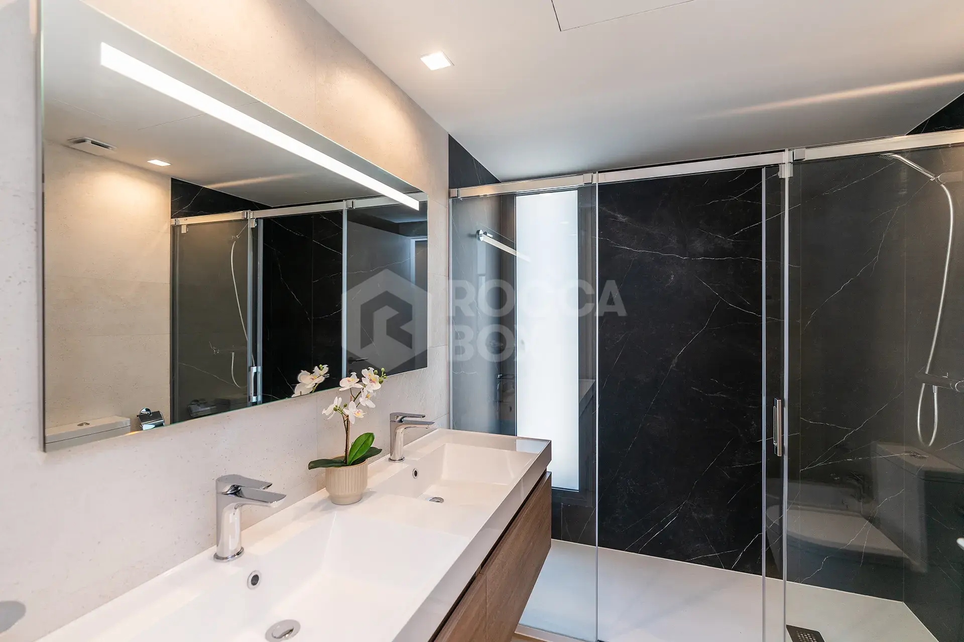 Life in the epicentre of Costa del Sol