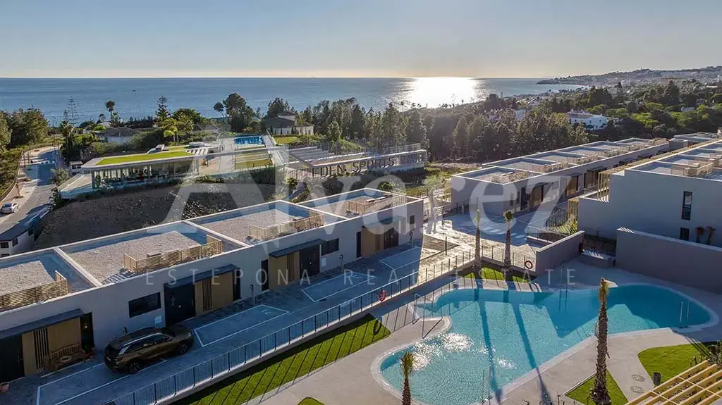 Town House in El Chaparral, Malaga