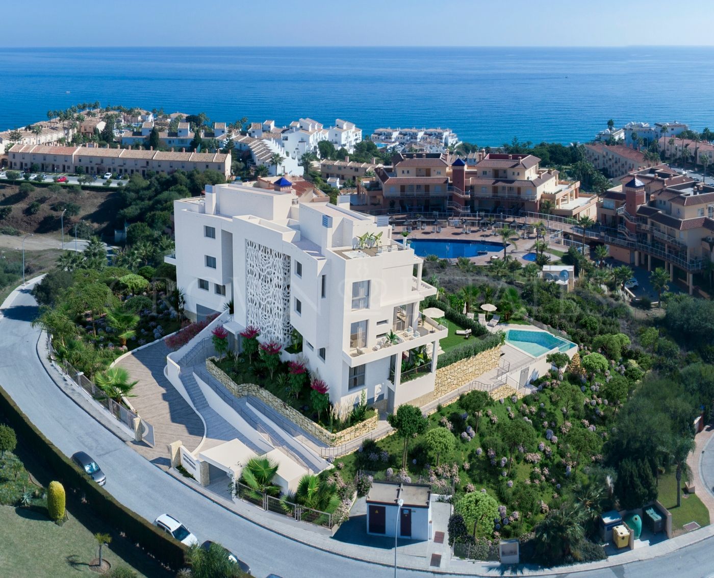 Monterrey Residencial is a luxury complex of 9 exclusive homes located in a magnificent enclave, in Mijas Costa.