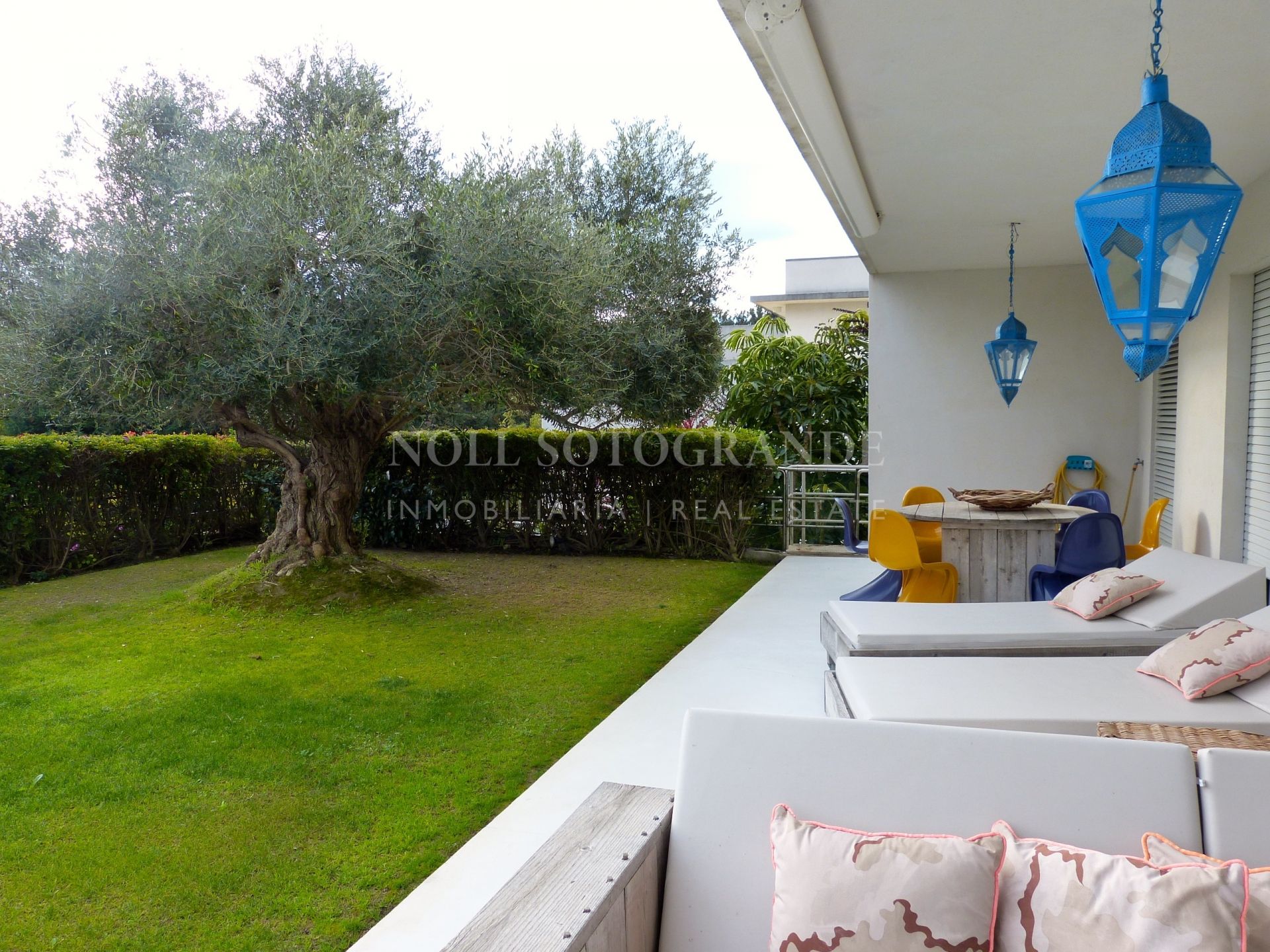 Large luxurious, modern apartment available in Sotogrande Pologardens