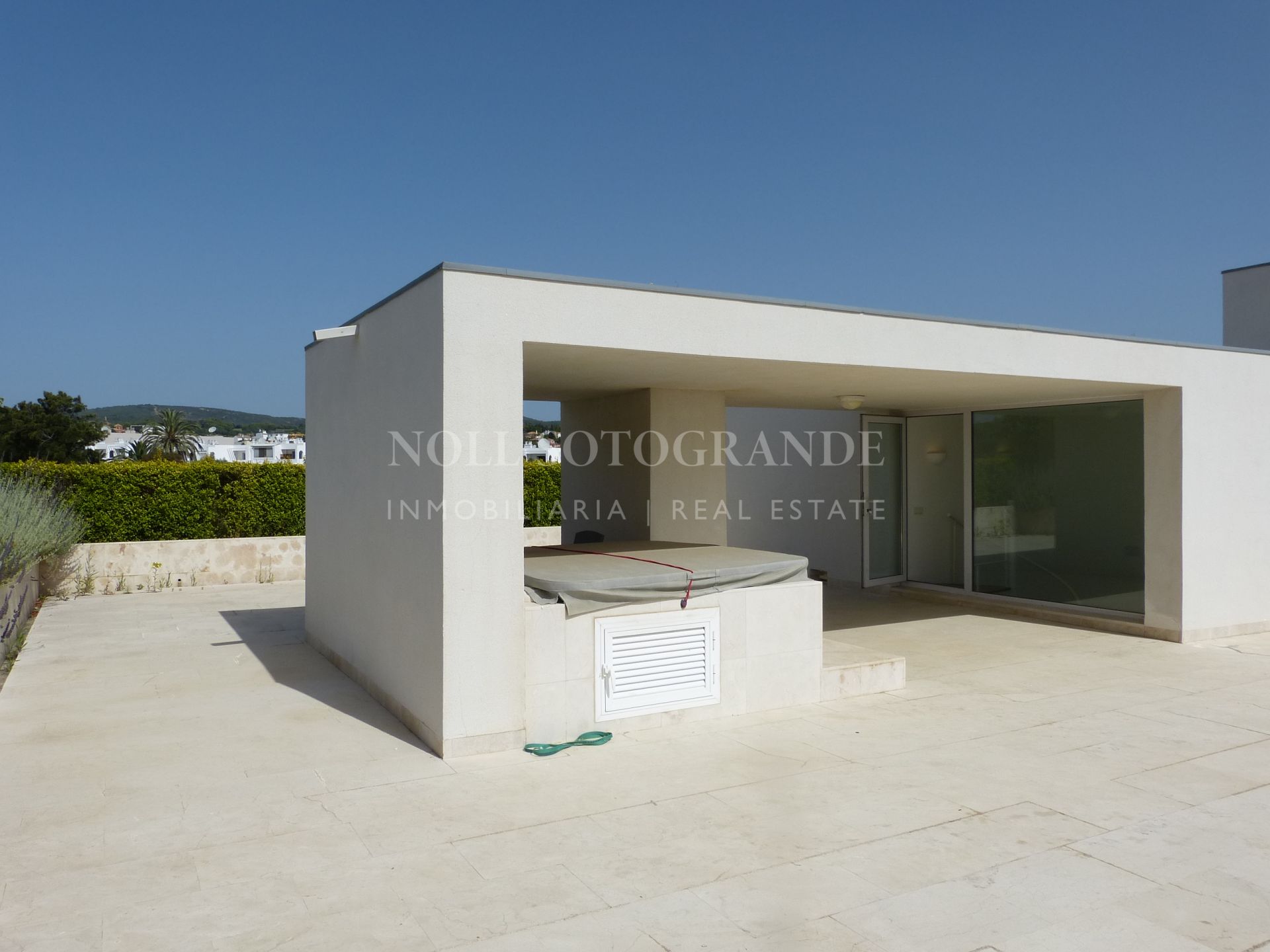 Penthouse for rent in Polo Gardens in Sotogrande Costa