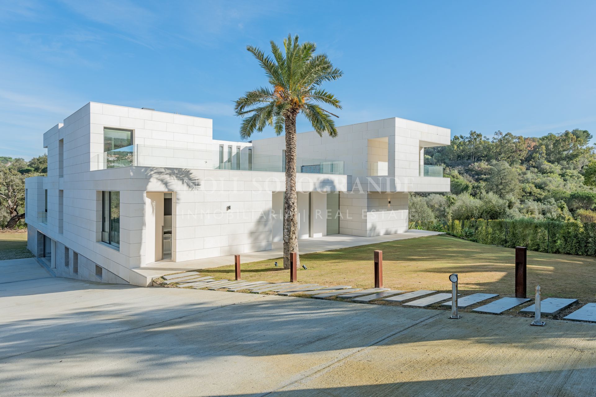 Contemporary new villa for rent in Sotogrande Alto