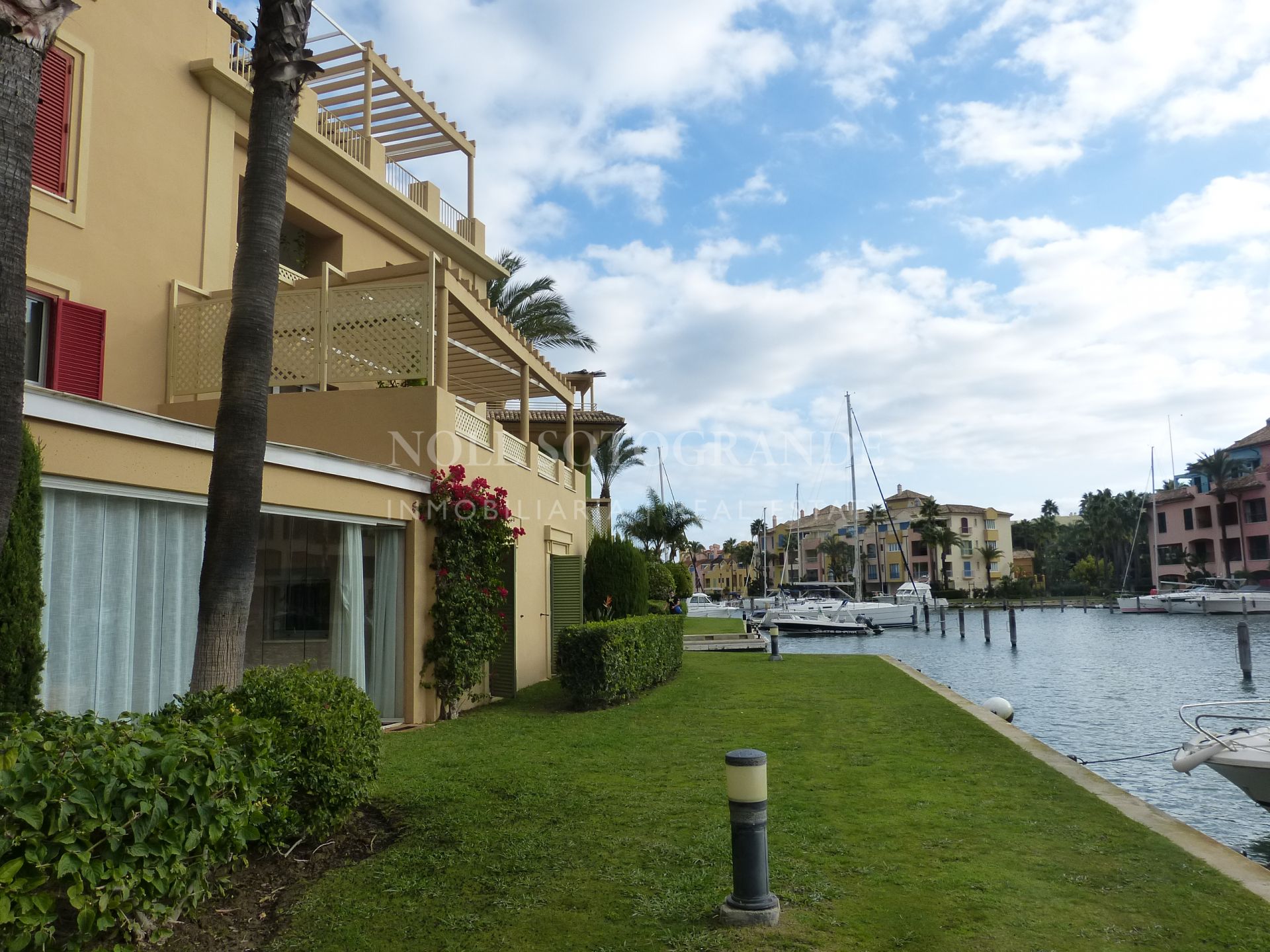 Four bedroom apartment for sale in Sotogrande Marina