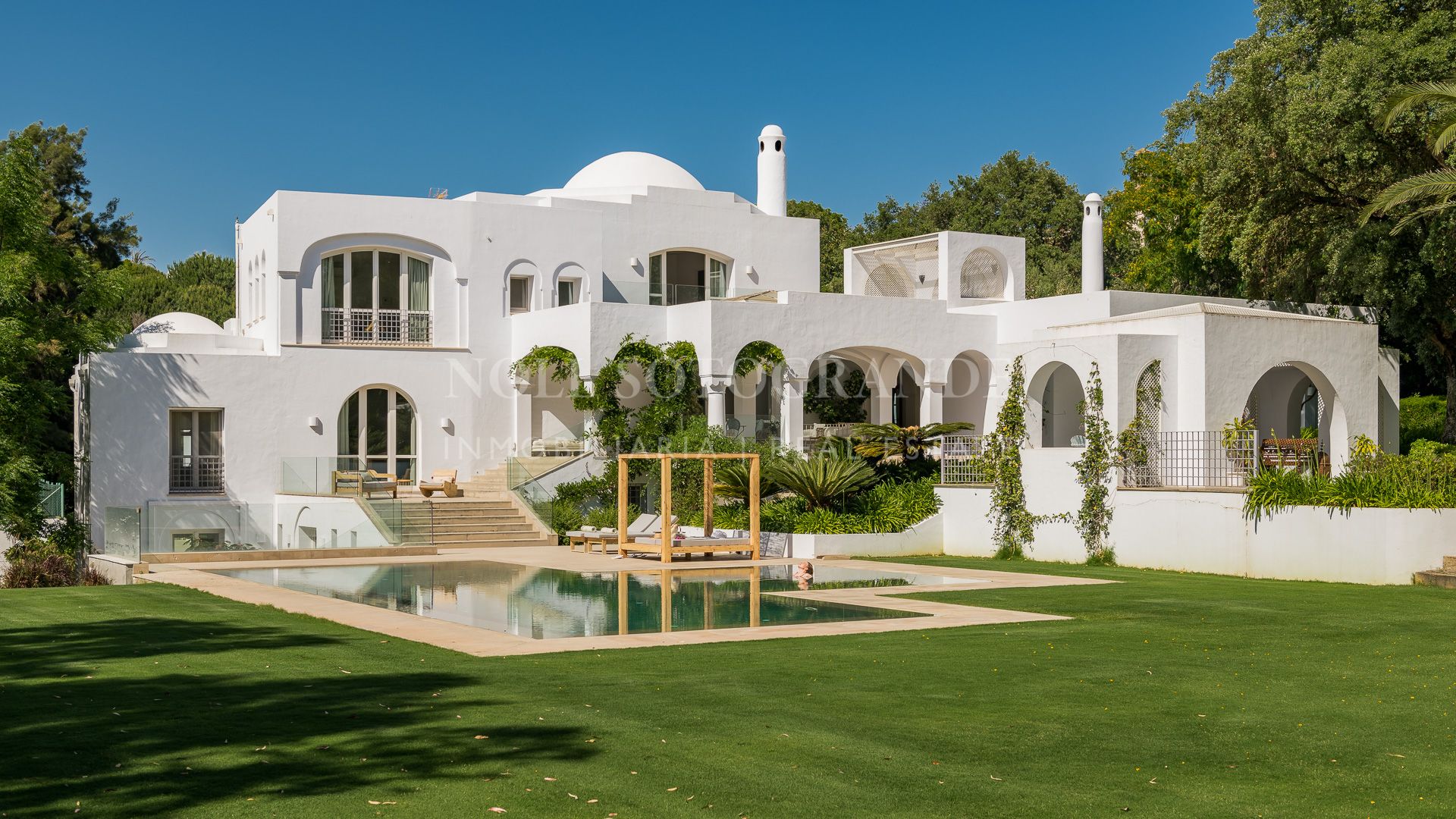 Wonderful family villa for sale in Sotogrande