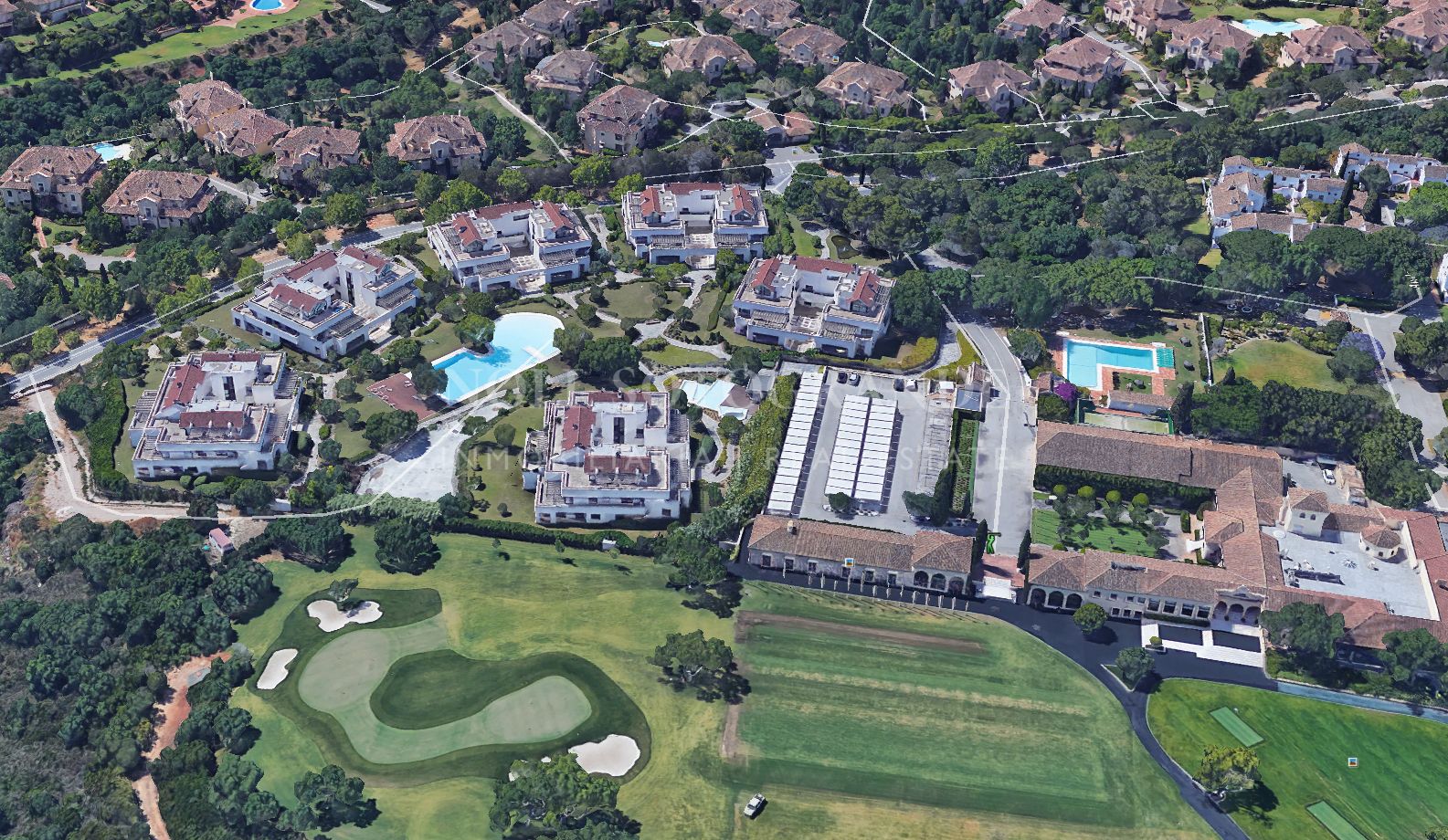Luxurious penthouse next to Valderrama Golf Club