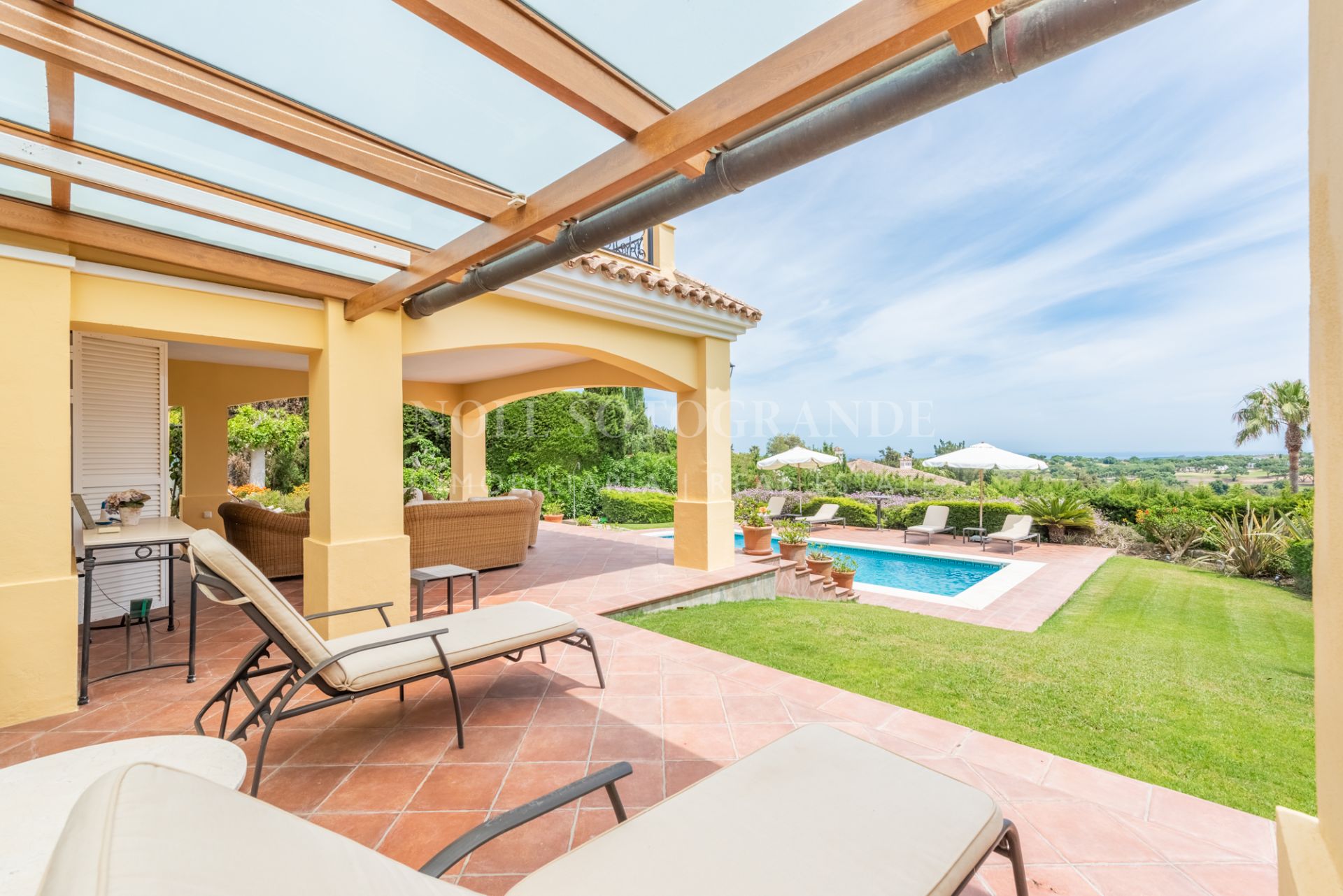 Wonderful family holiday villa for sale in Sotogrande Alto enjoying southerly sea views over the San Roque Golf Club