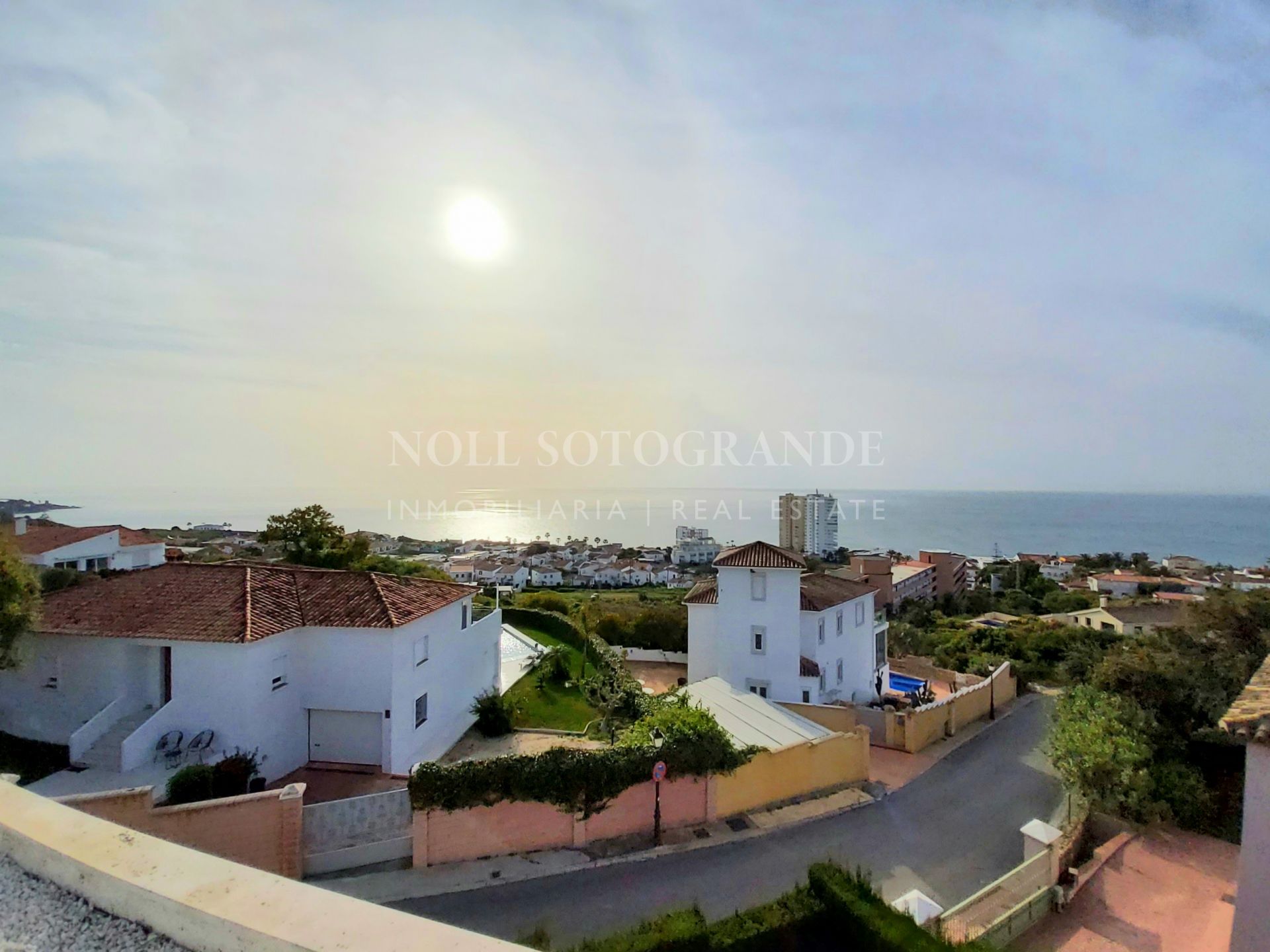 Villa con vistas panorámicas al mar cerca de Sotogrande