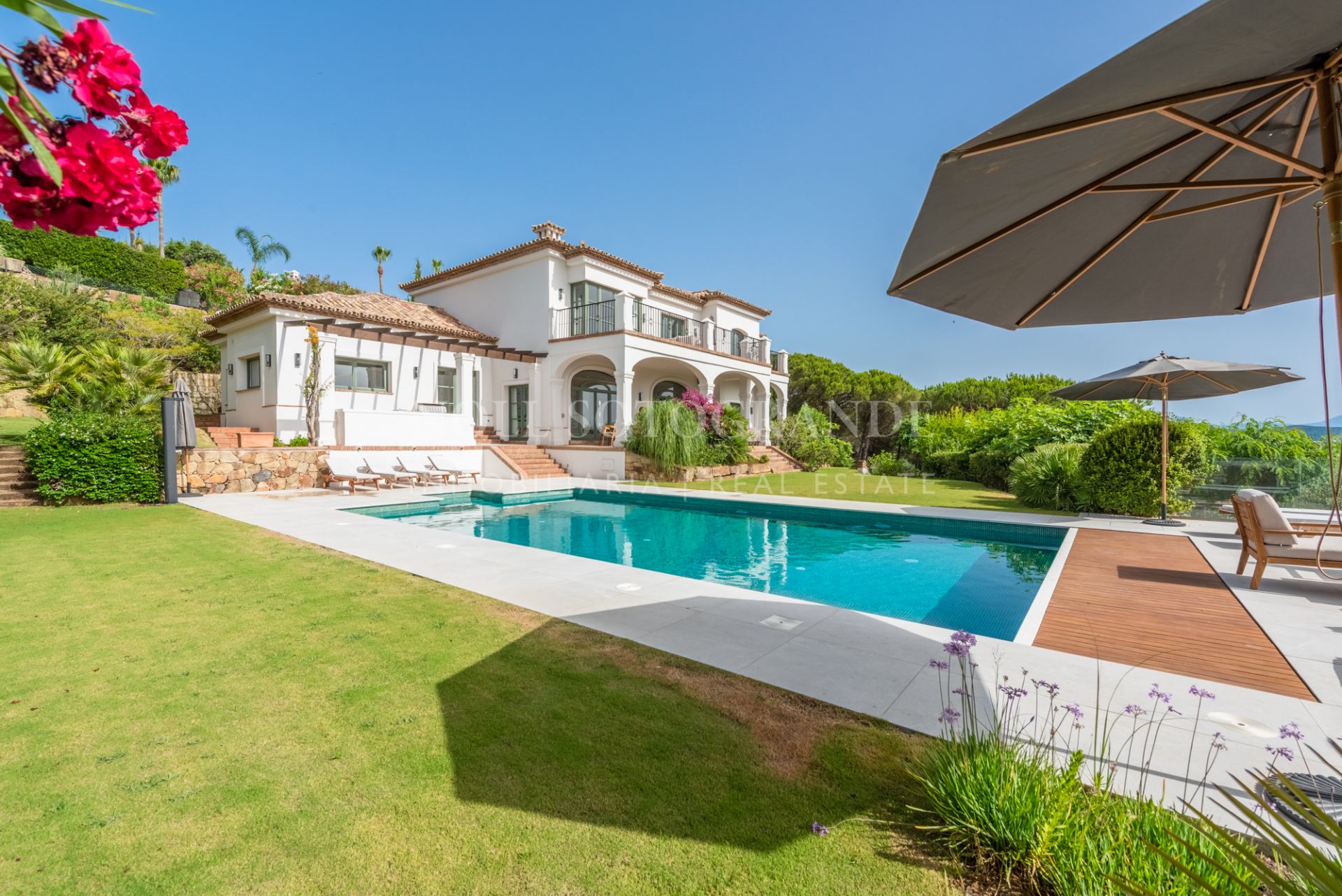 Villa mit herrlichem Meerblick in Sotogrande Alto zu verkaufen