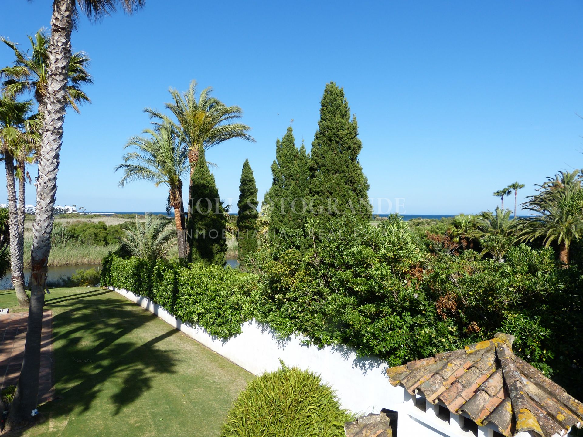 Luxury Villa by the Beach in Sotogrande Costa for rent