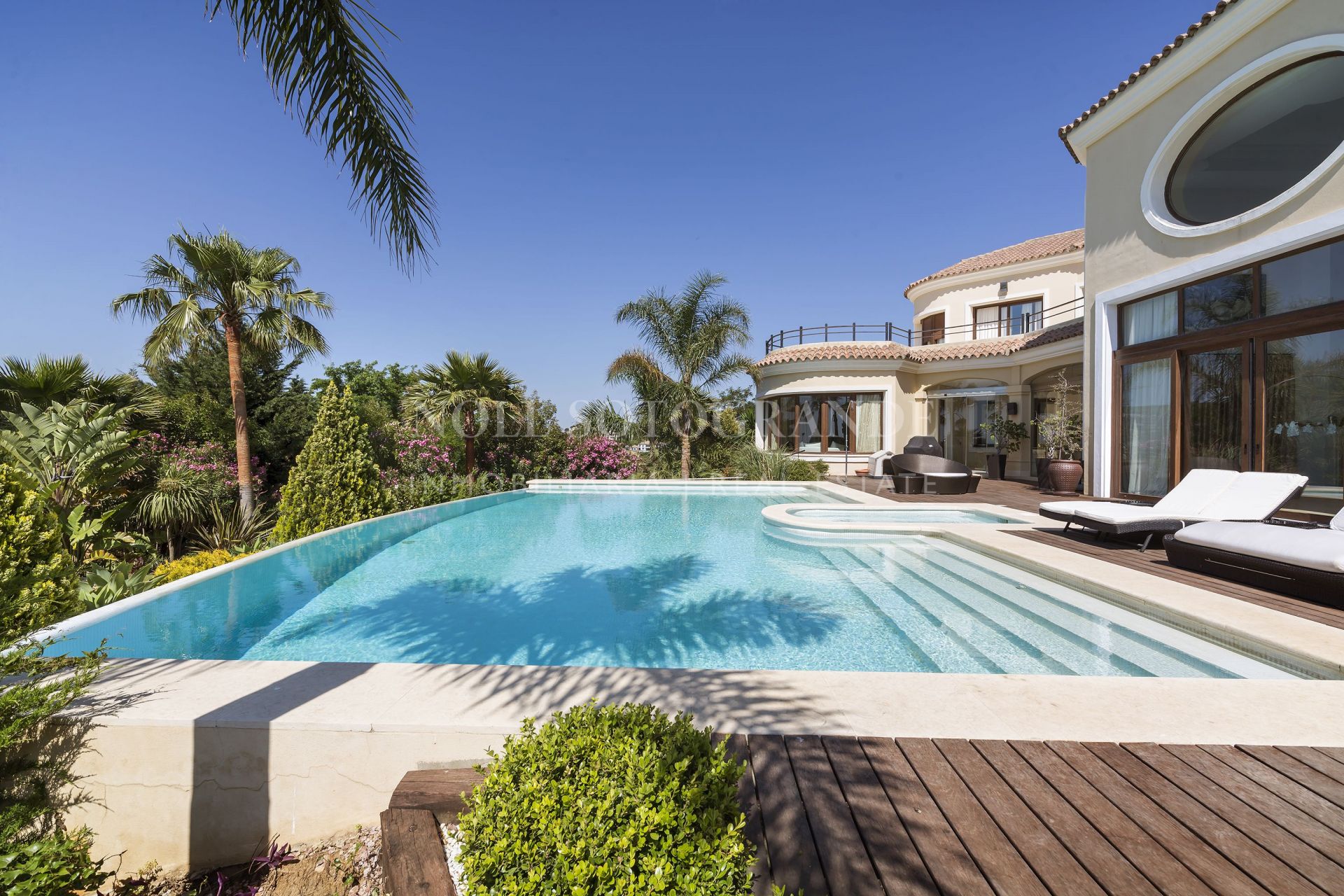 Impressive modern Villa with sea views for sale in Sotogrande Alto
