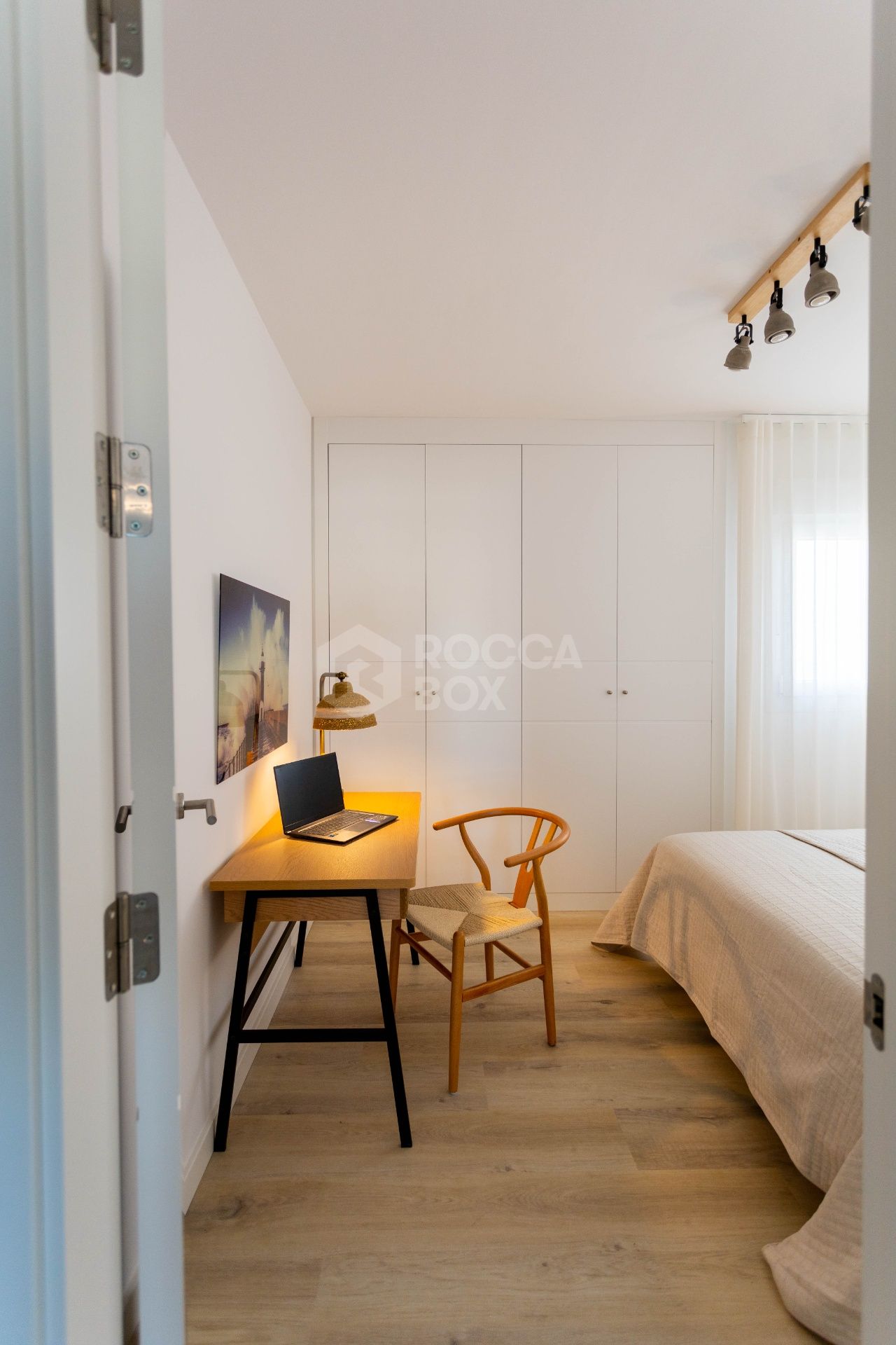 Key-ready 4-Bedroom Apartment in Albatros XV, Nueva Andalucia – Stunning Views