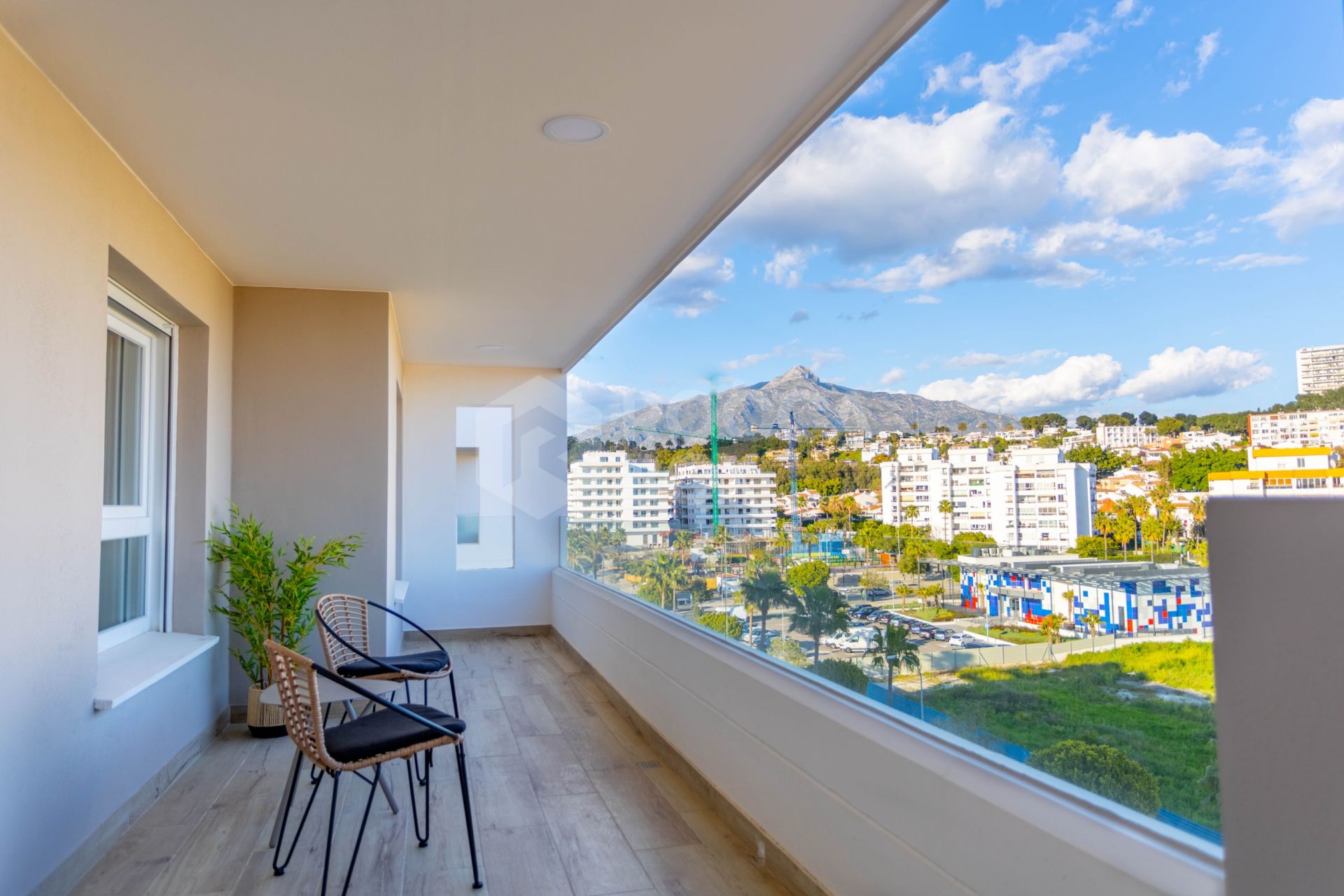 Key-ready 4-Bedroom Apartment in Albatros XV, Nueva Andalucia – Stunning Views