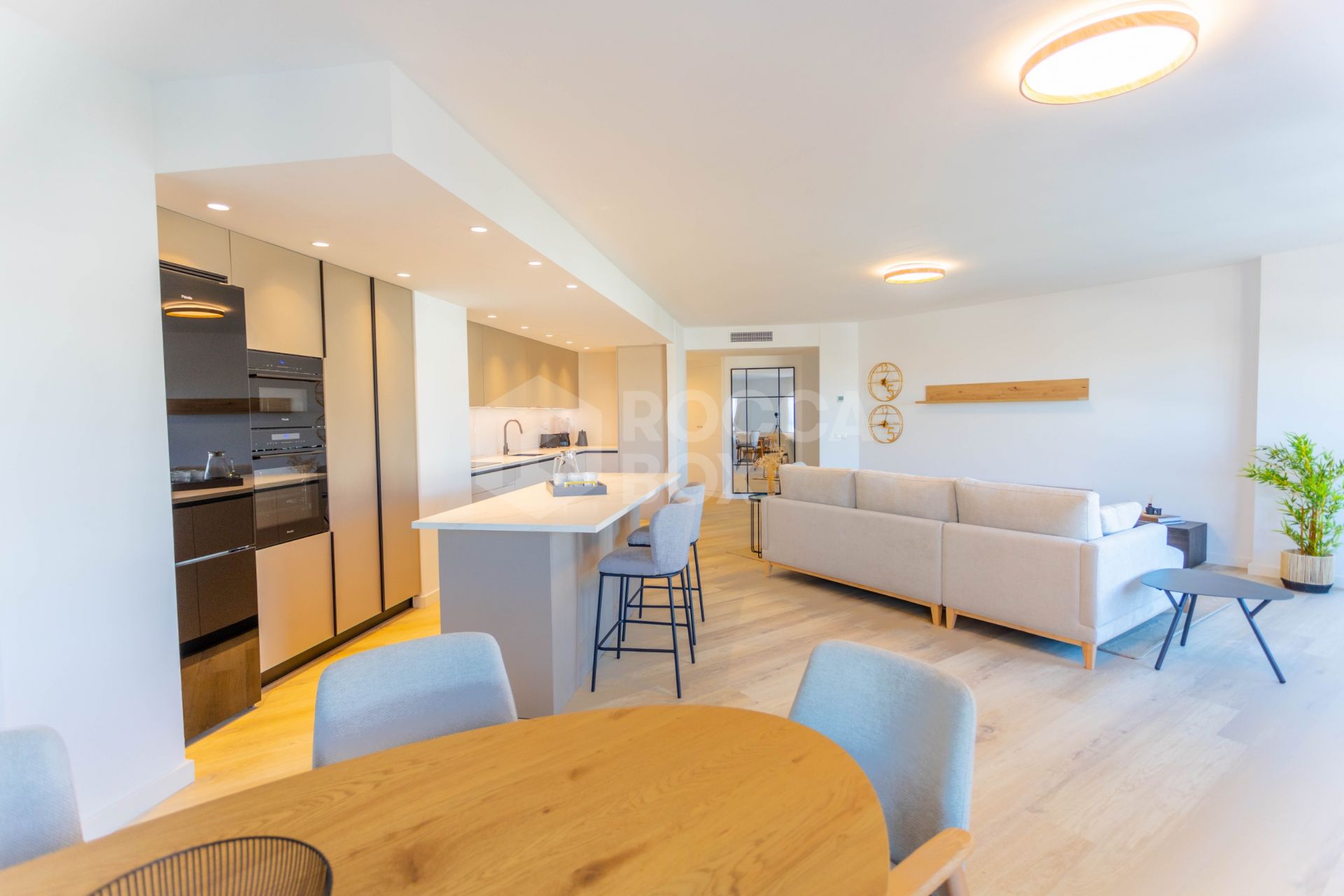 Key-ready 4-Bedroom Apartment in Albatros XV, Nueva Andalucia – Stunning Views