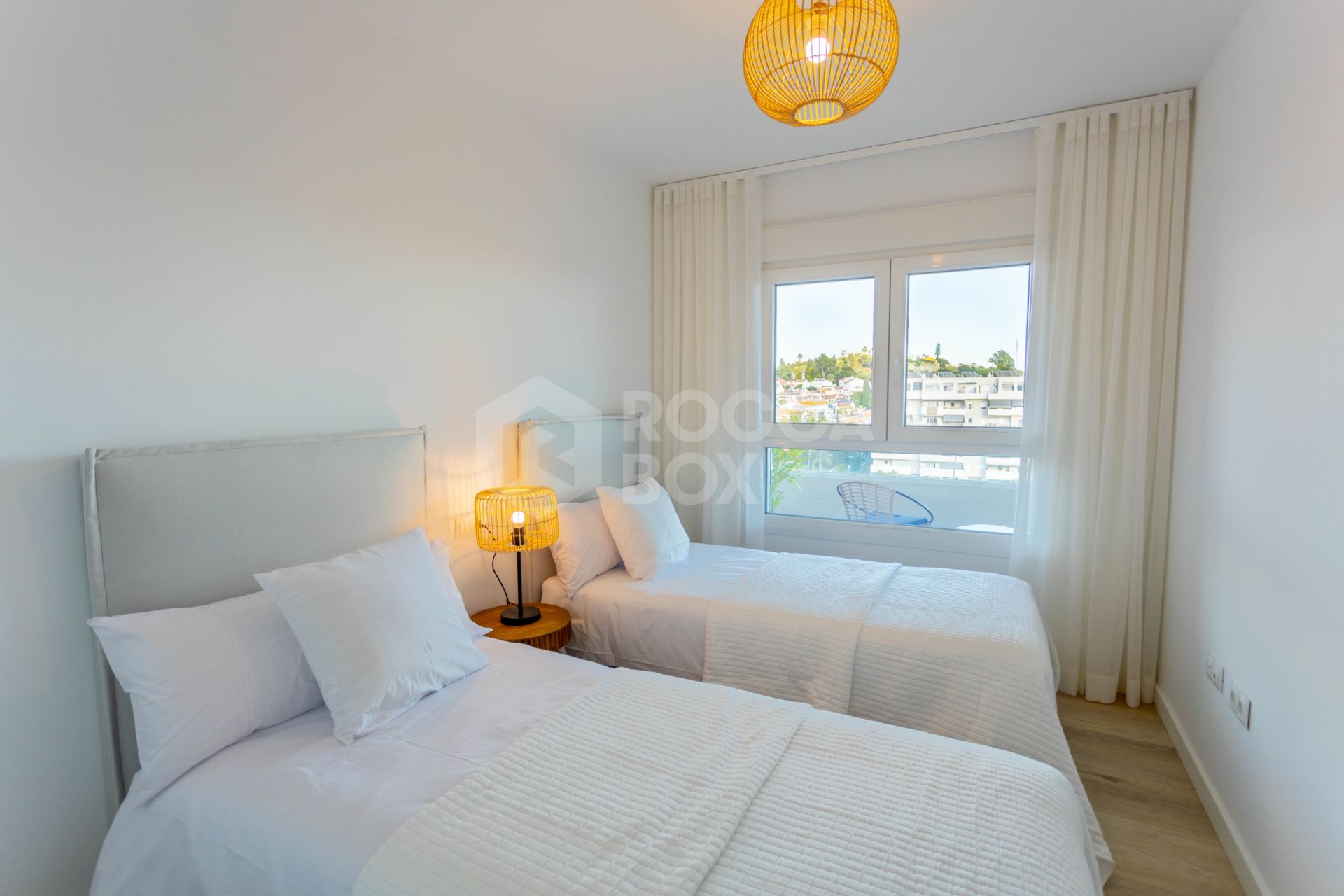 Key-ready 4-Bedroom Apartment in Albatros XV, Nueva Andalucia – Stunning Views